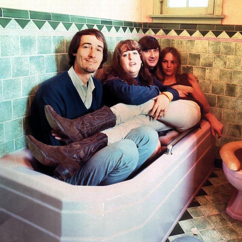"THE MAMAS & THE PAPAS" CONHEÇA A HISTÓRIA DESSE GRUPO QUE ENCANTOU