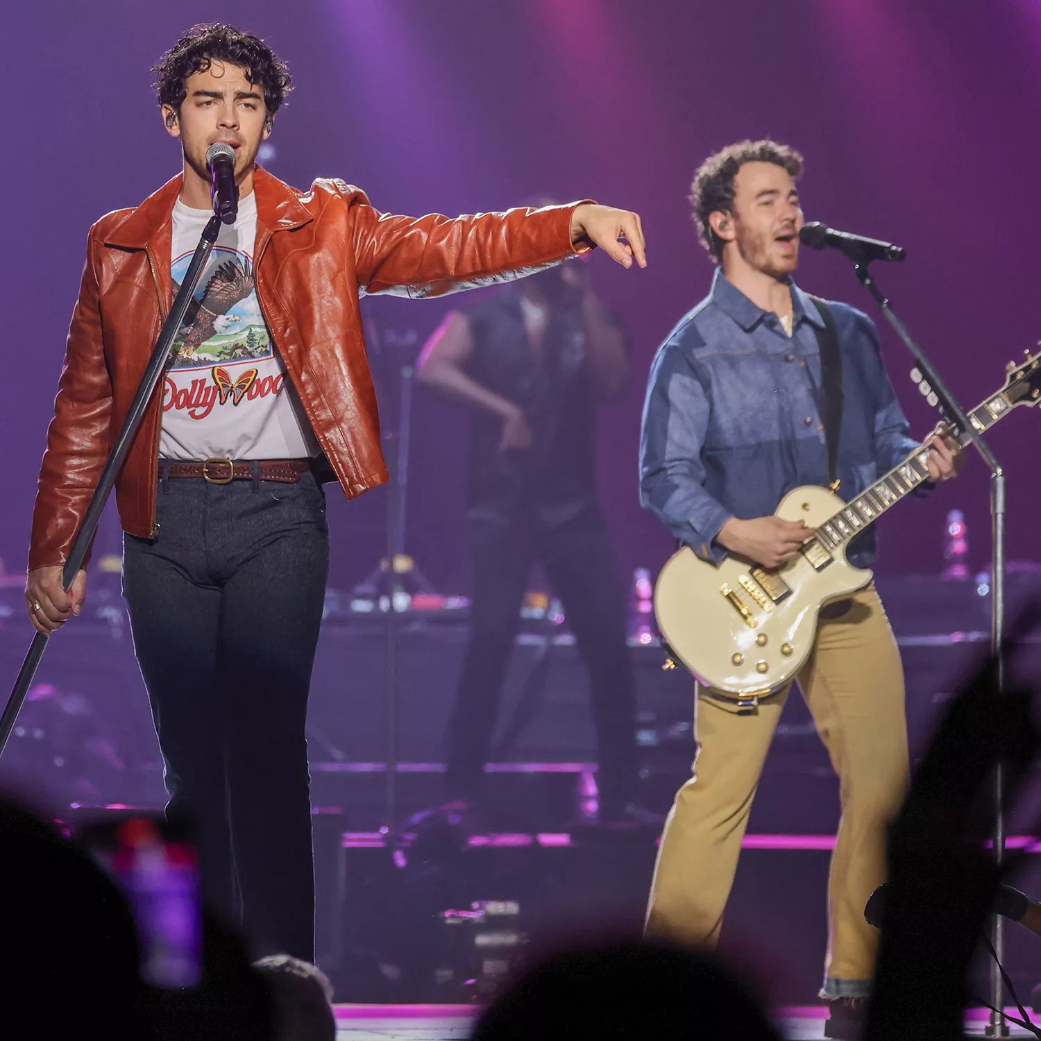 Joe kevin jonas brothers auckland 02 27 24