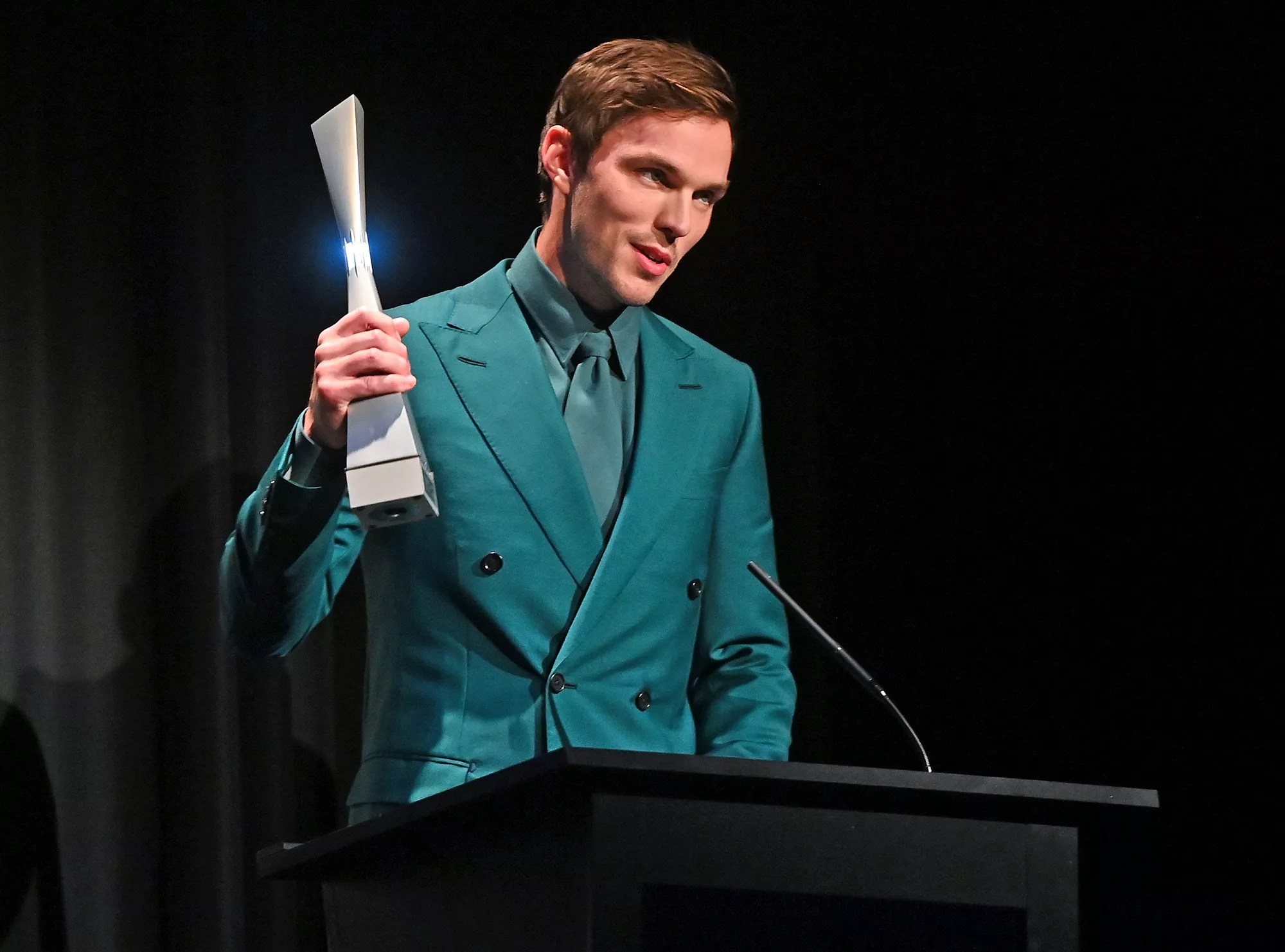Nicolas hoult