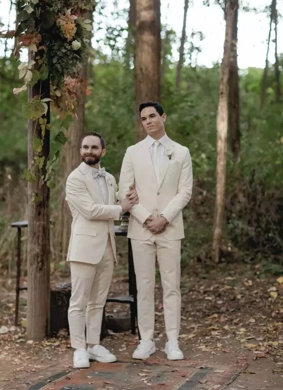 Gossip Girl’s Jason Gotay marries Michael Hartung