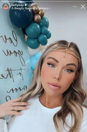 Kelly Kay https://www.instagram.com/kellykay/?hl=en