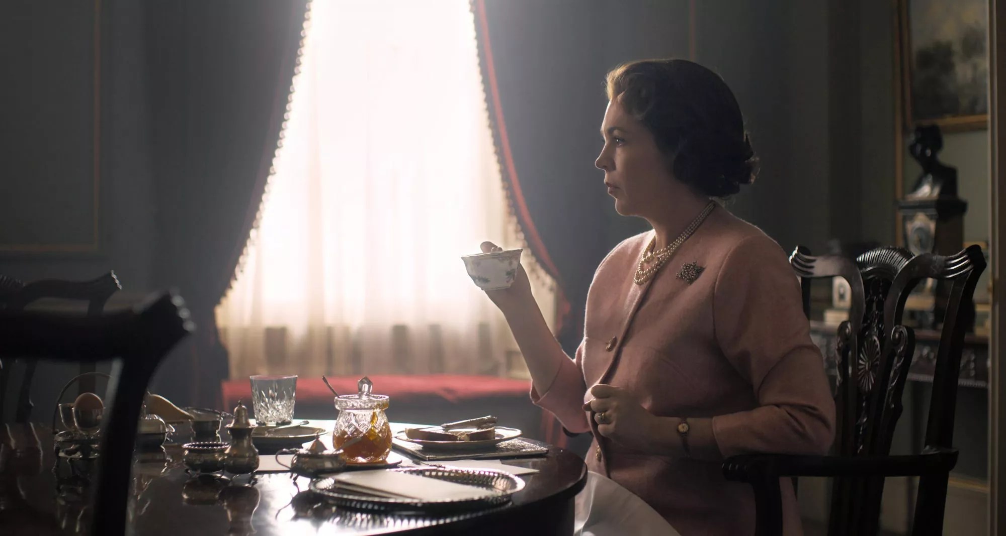 TheCrown_S3_301_001_R