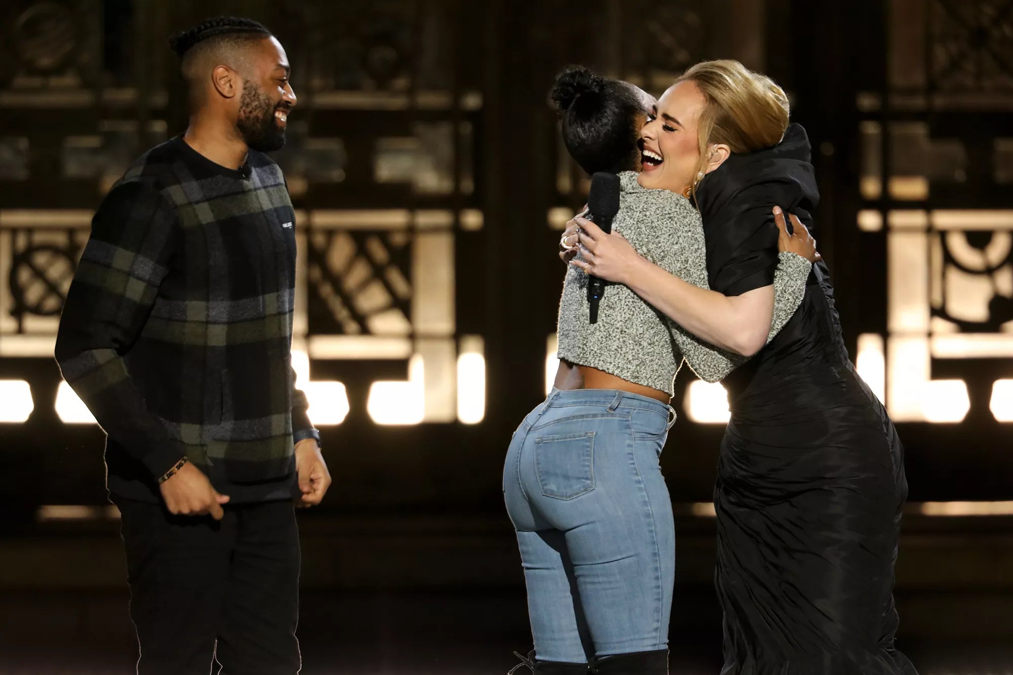 ADELE ONE NIGHT ONLY, a new primetime special that will be broadcast Sunday, Nov. 14 (8:30-10:31 PM, ET/8:00-10:01 PM, PT) on the CBS Television Network, and available to stream live and on demand on Paramount+. Pictured (L-R): Adele. Photo: Cliff Lipson/CBS ©2021 CBS Broadcasting, Inc. All Rights Reserved.