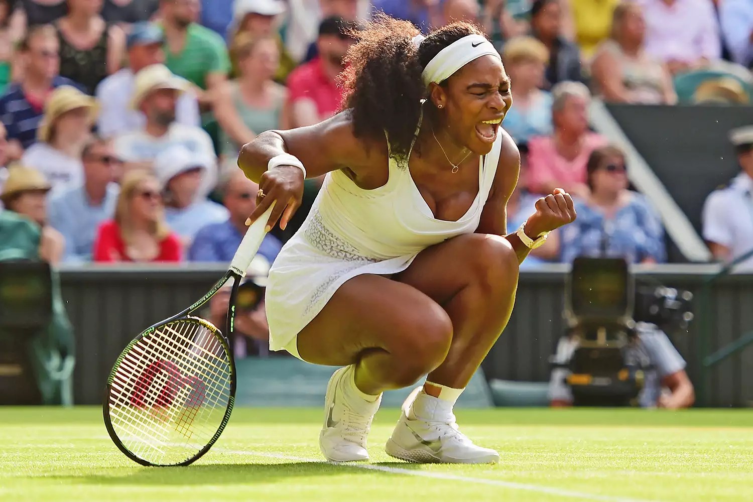 LONDON, ENGLAND - JULY 03: Serena Williams of the United States celebrates a point in her Ladies Singles Third Round match against Heather Watson of Great Britain during day five of the Wimbledon Lawn Tennis Championships at the All England Lawn Tennis and Croquet Club on July 3, 2015 in London, England. (Photo by Shaun Botterill/Getty Images)