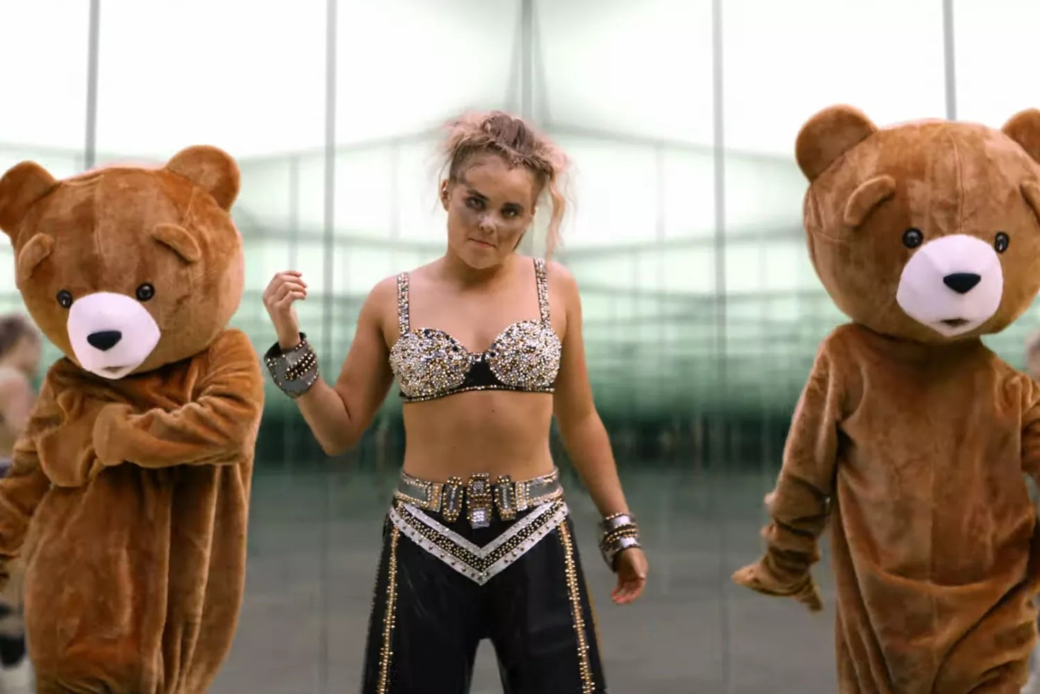 JoJo Siwa Battles 6 of Her Exes at Once in New Music Video and Brings Back the Viral Karma Dance Move