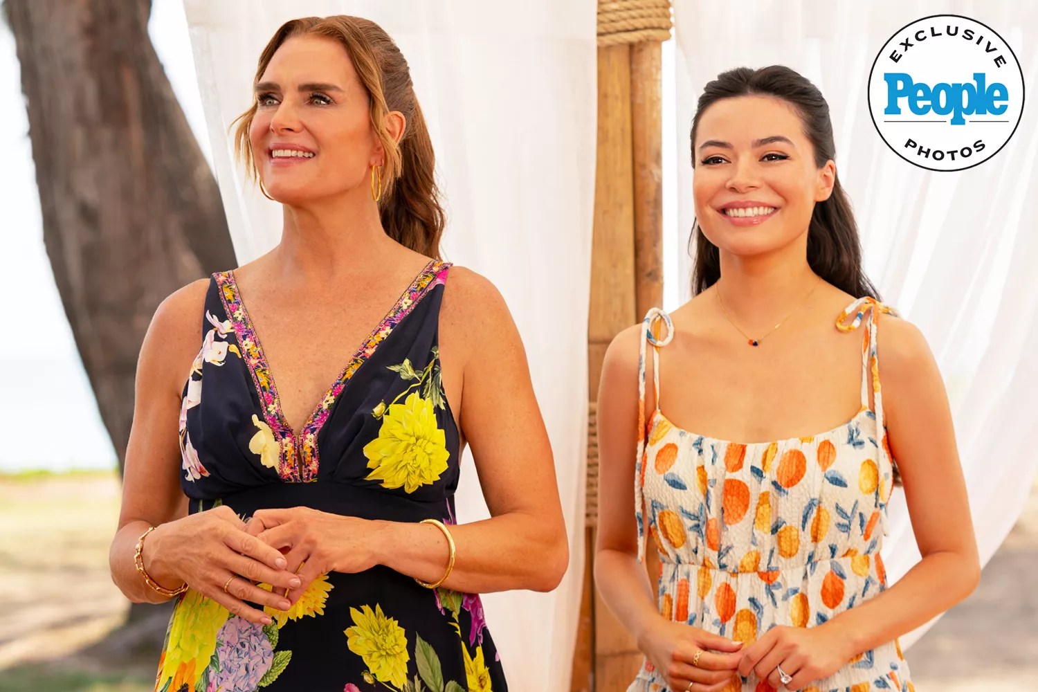 Brooke Shields as Lana Brooke and Miranda Cosgrove as Emma in Mother of the Bride.