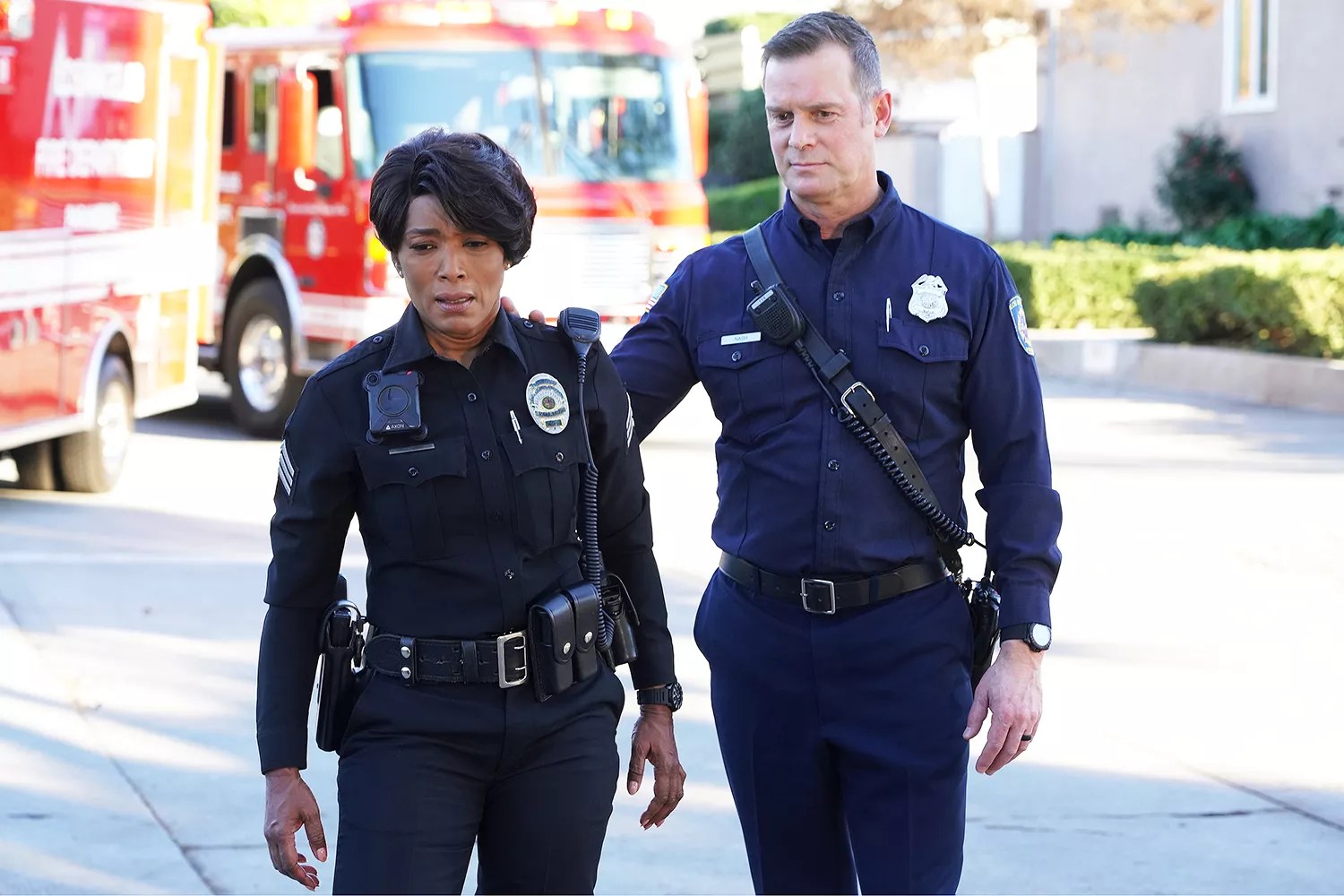 Angela Bassett and Peter Krause in the Dumb Luck episode of 9-1-1 airing Monday, April 18