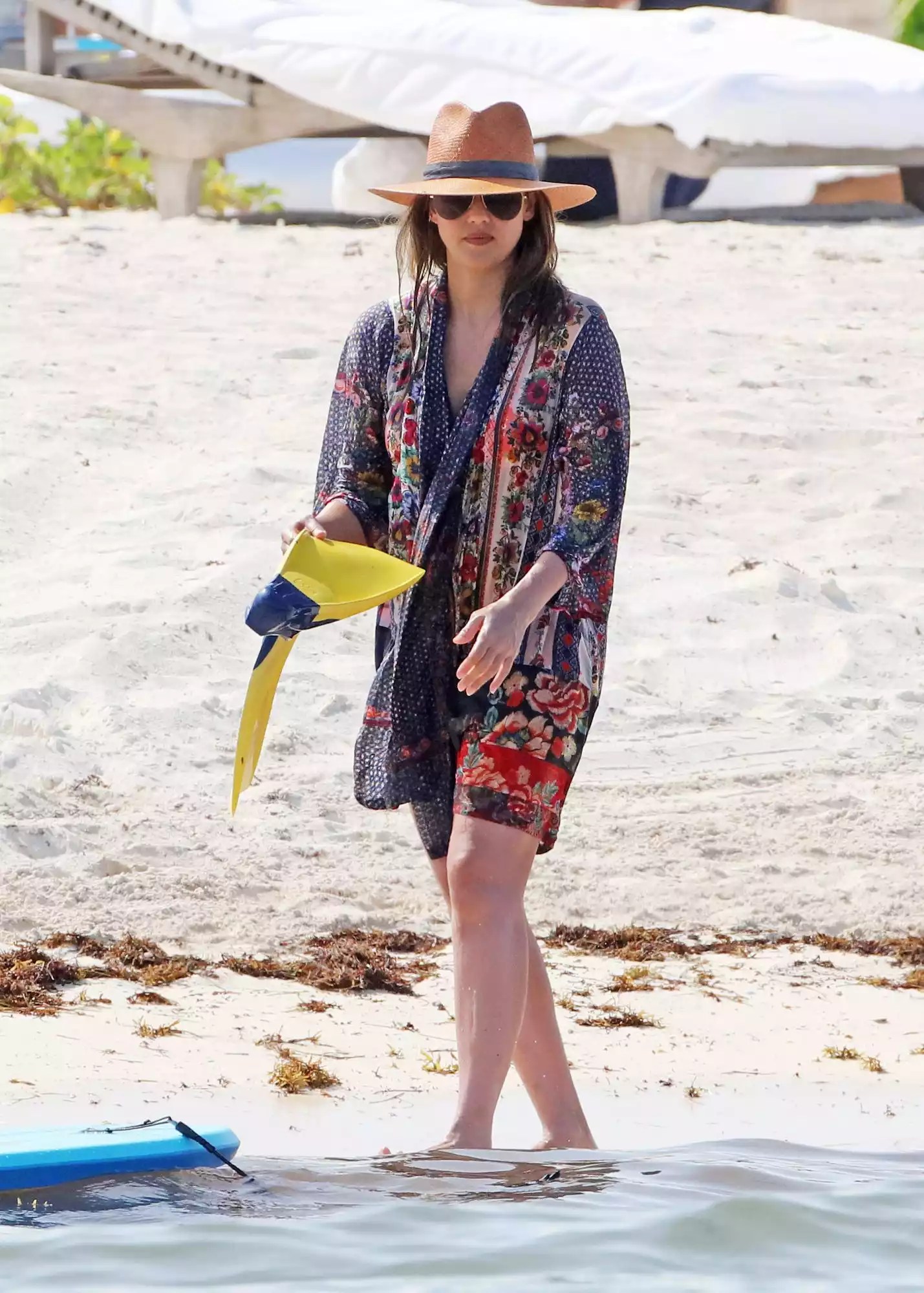 EXCLUSIVE: Jessica Alba Covers Up On The Beach While On Holiday In Mexico