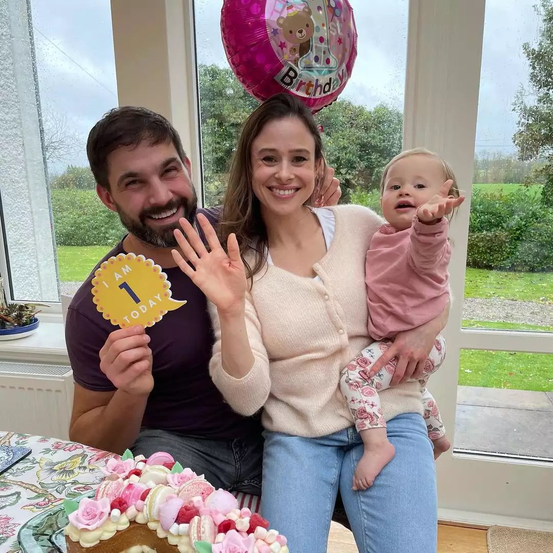 Camilla Thurlow and Jamie Jewitt - Nell