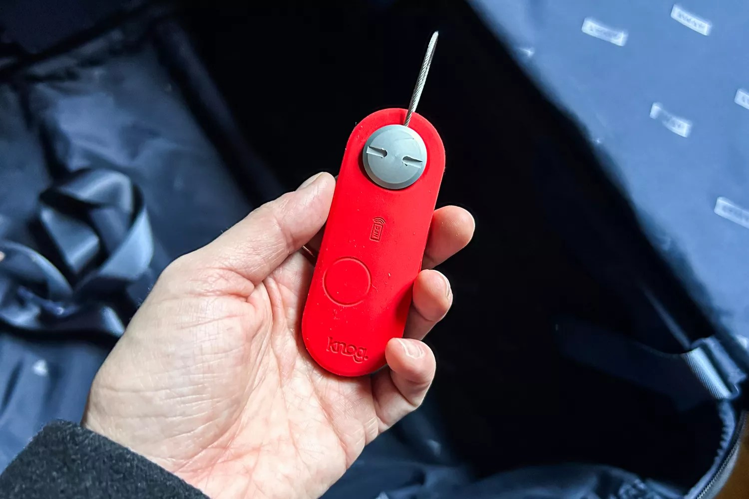 knog luggage tracker