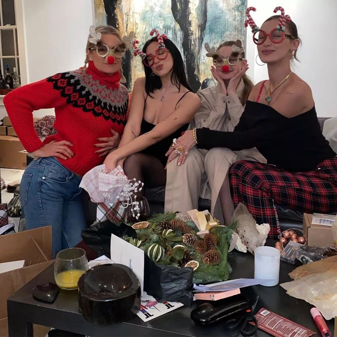 Yolanda hadid, bella hadid, Gigi hadid and dua lipa