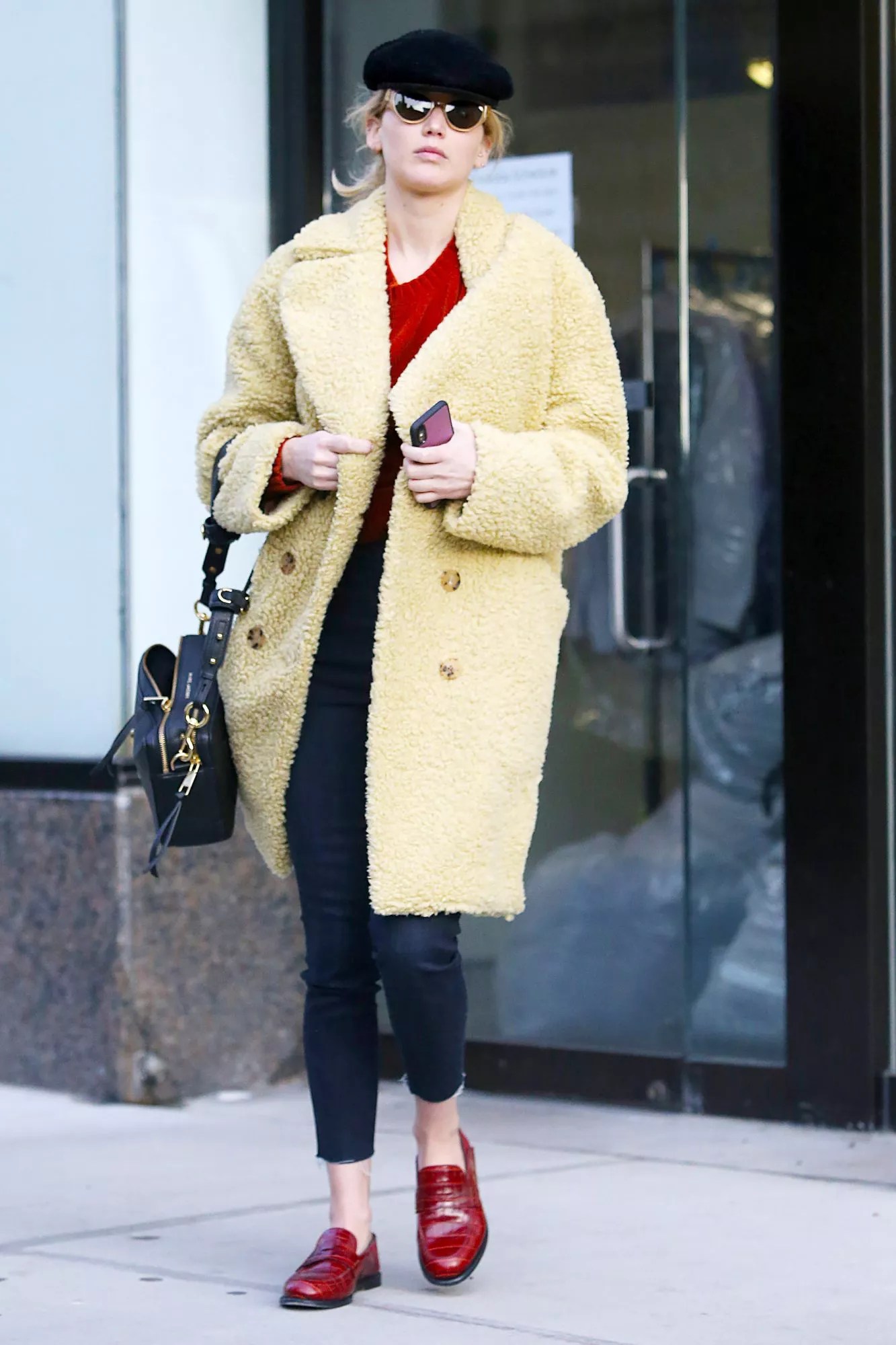 EXCLUSIVE: Jennifer Lawrence is Spotted Heading to a Salon for a Pamper Session in New York City.