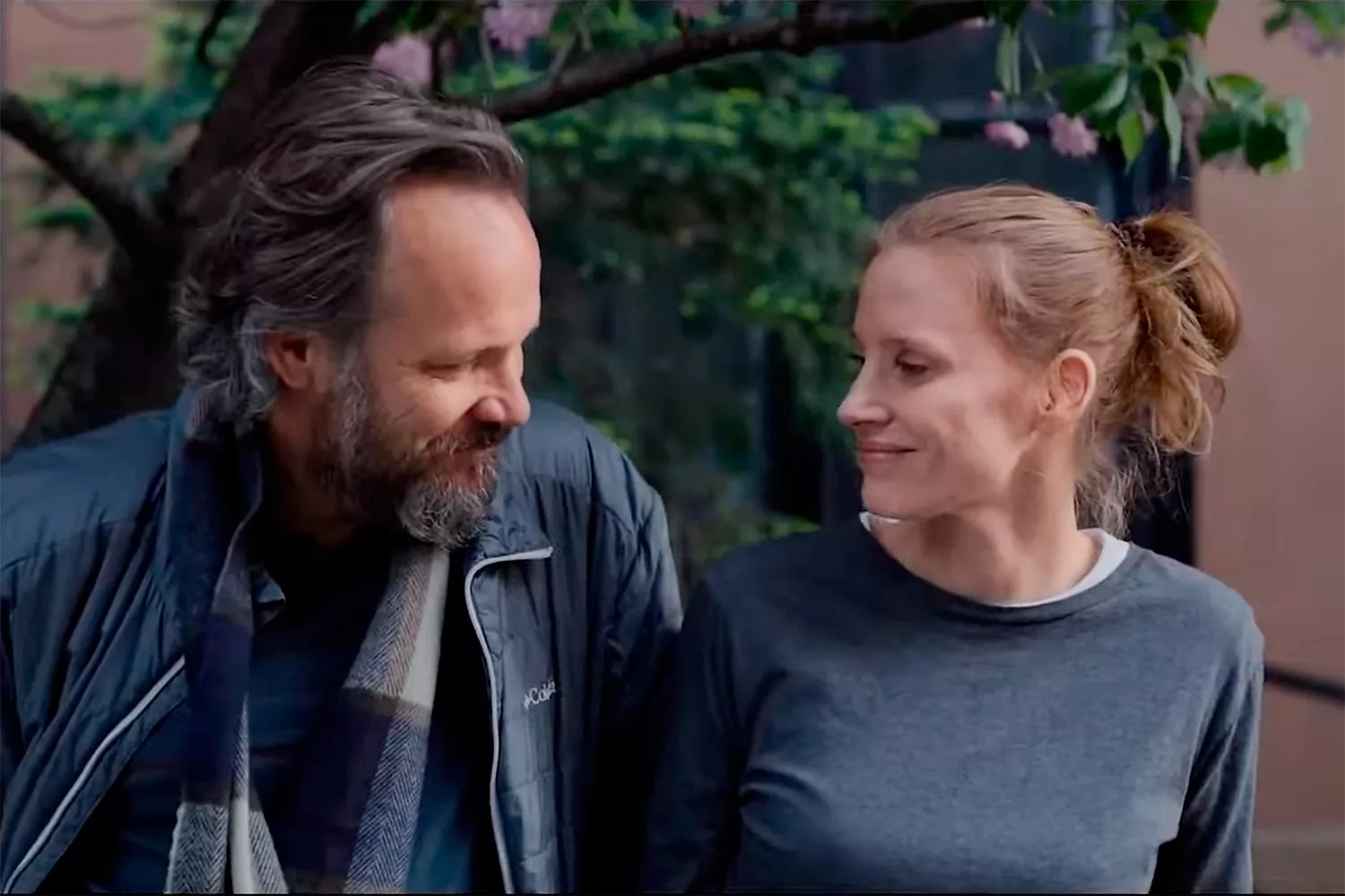 Peter Sarsgaard and Jessica Chastain in Memory.