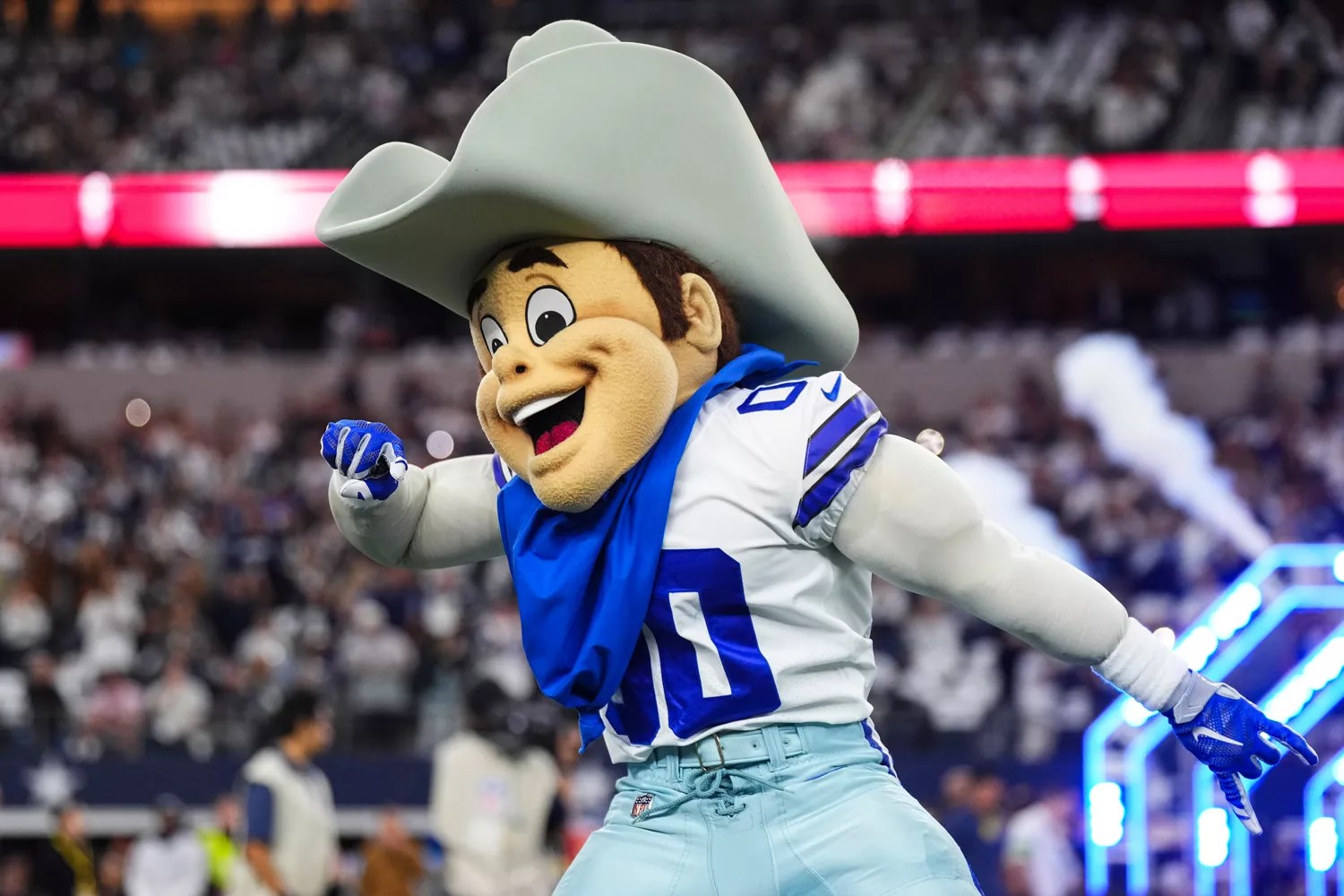 Former NFL Mascot Reveals 11 Surprising Rules He Had to Follow While in Costume Rowdy
