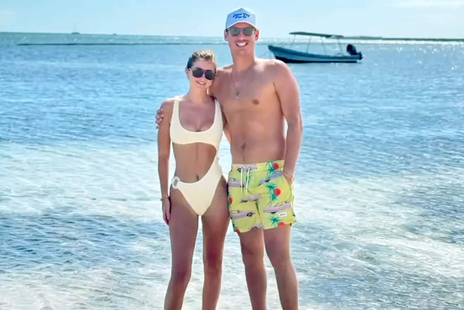 Austen Kroll and girlfriend Audrey Pratt vacation together in February 2024 in Mexico.