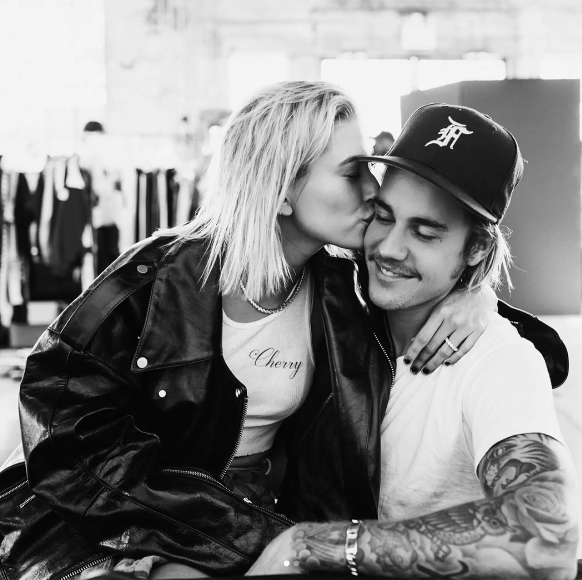 justin-bieber-hailey-baldwin-2