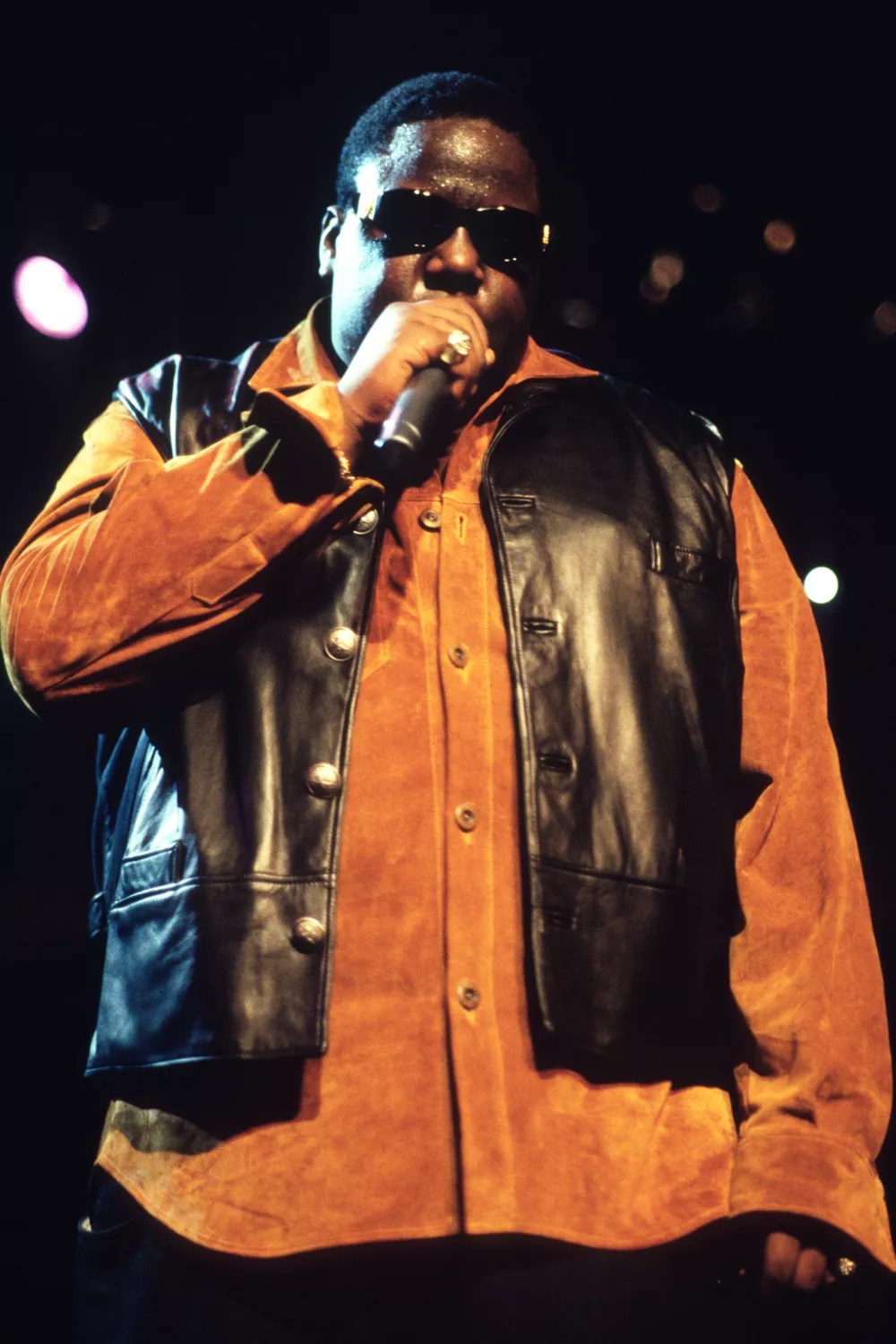 Rapper Notorious B.I.G. performs on October 5, 1995 during the UrbanAid Lifebeat concert in New York City.