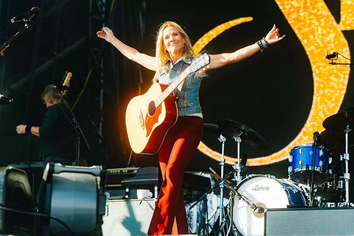 Sheryl Crow Gets Emotional as She Soaks Up the Sun at Sea Hear Now Music Festival: âNature Saved My Lifeâ