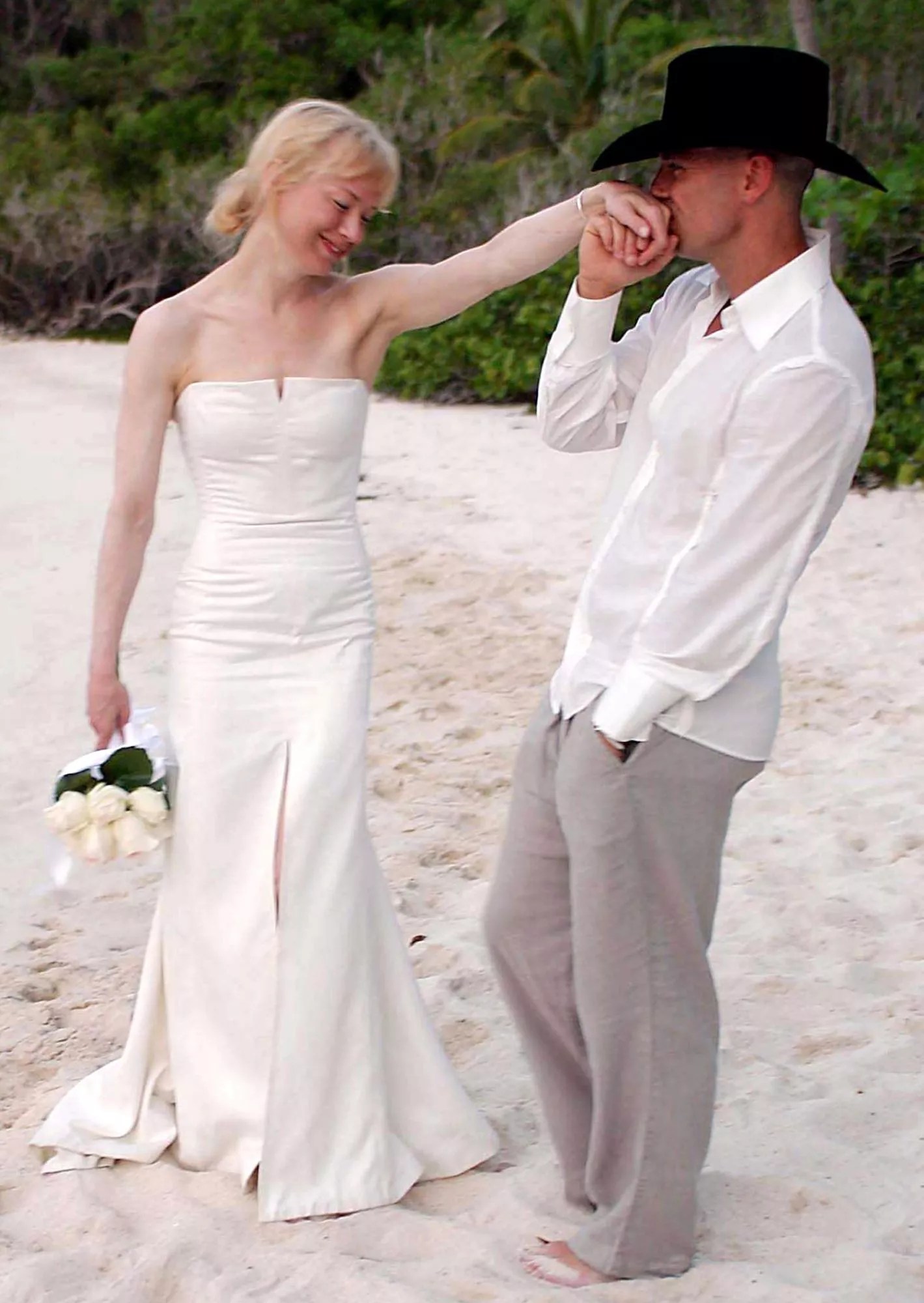 RENEE ZELLWEGER AND KENNY CHESNEY