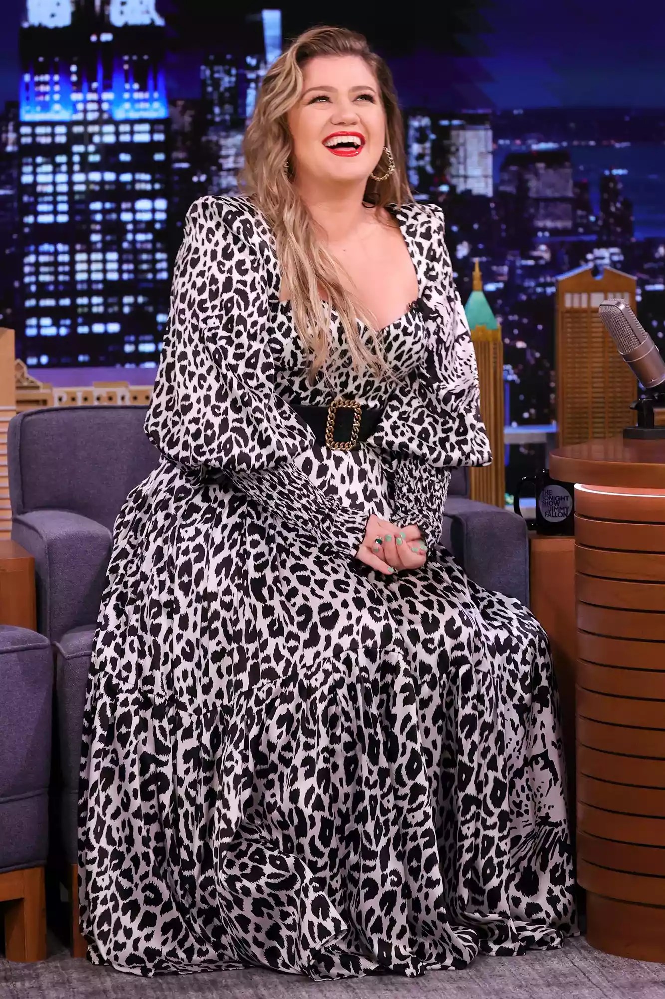THE TONIGHT SHOW STARRING JIMMY FALLON &ndash; Episode 1505 &ndash; Pictured: Singer Kelly Clarkson during an interview on Monday, August 23, 2021