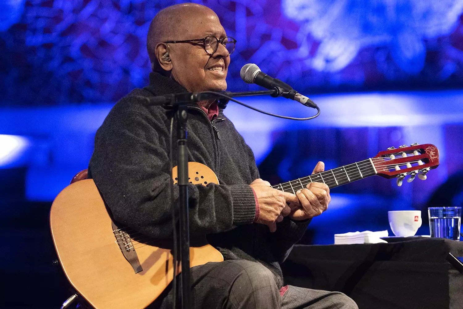 BARCELONA, SPAIN - JANUARY 26: Cuban songwriter Pablo Milanes performs on stage during Festival Mil.lenni at Palau de la Musica on January 26, 2022 in Barcelona, Spain. (Photo by Jordi Vidal/Redferns)