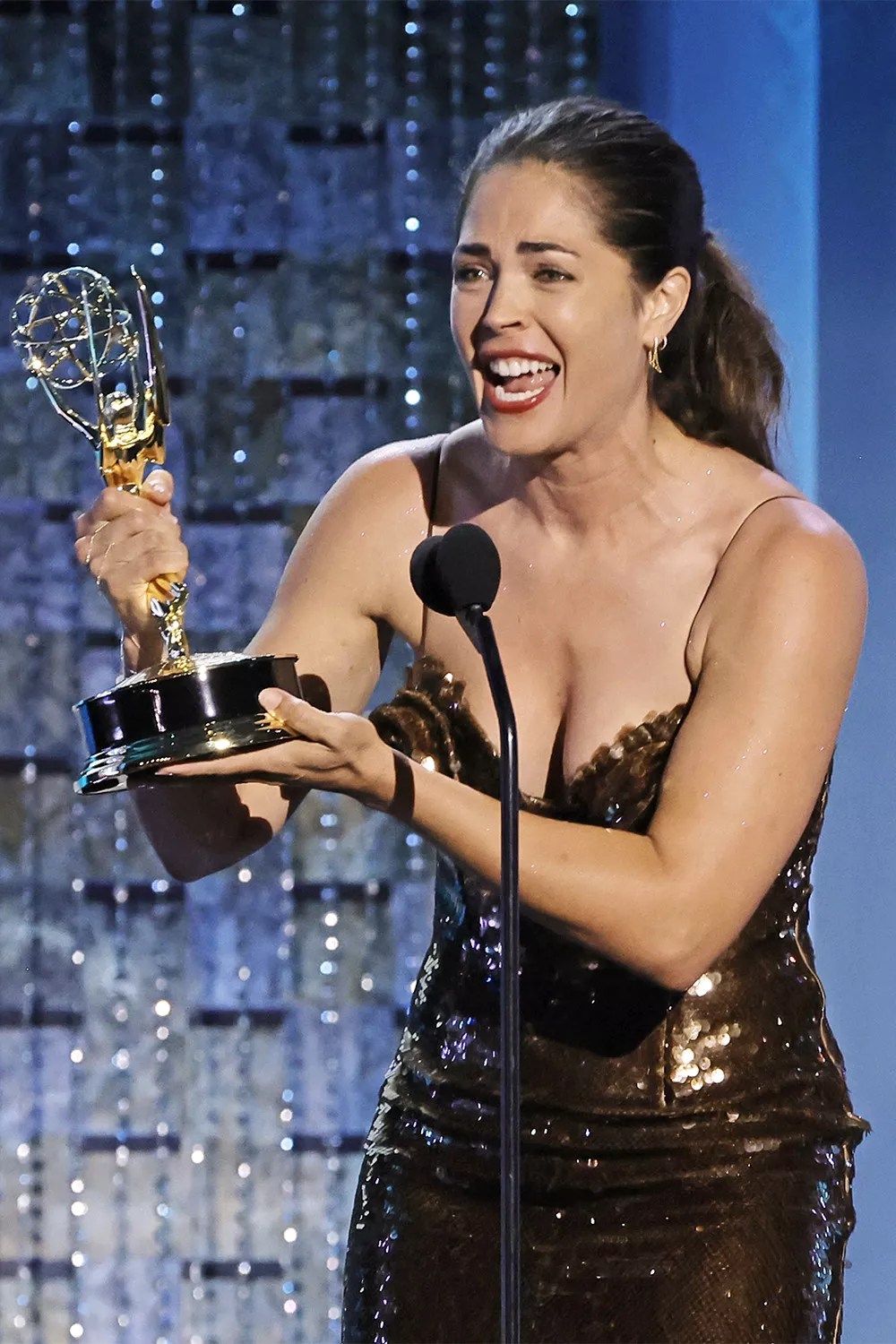 PASADENA, CALIFORNIA - JUNE 24: Kelly Thiebaud accepts the Outstanding Performance by a Supporting Actress in a Drama Series award onstage during the 49th Daytime Emmy Awards at Pasadena Convention Center on June 24, 2022 in Pasadena, California. (Photo by Kevin Winter/Getty Images)