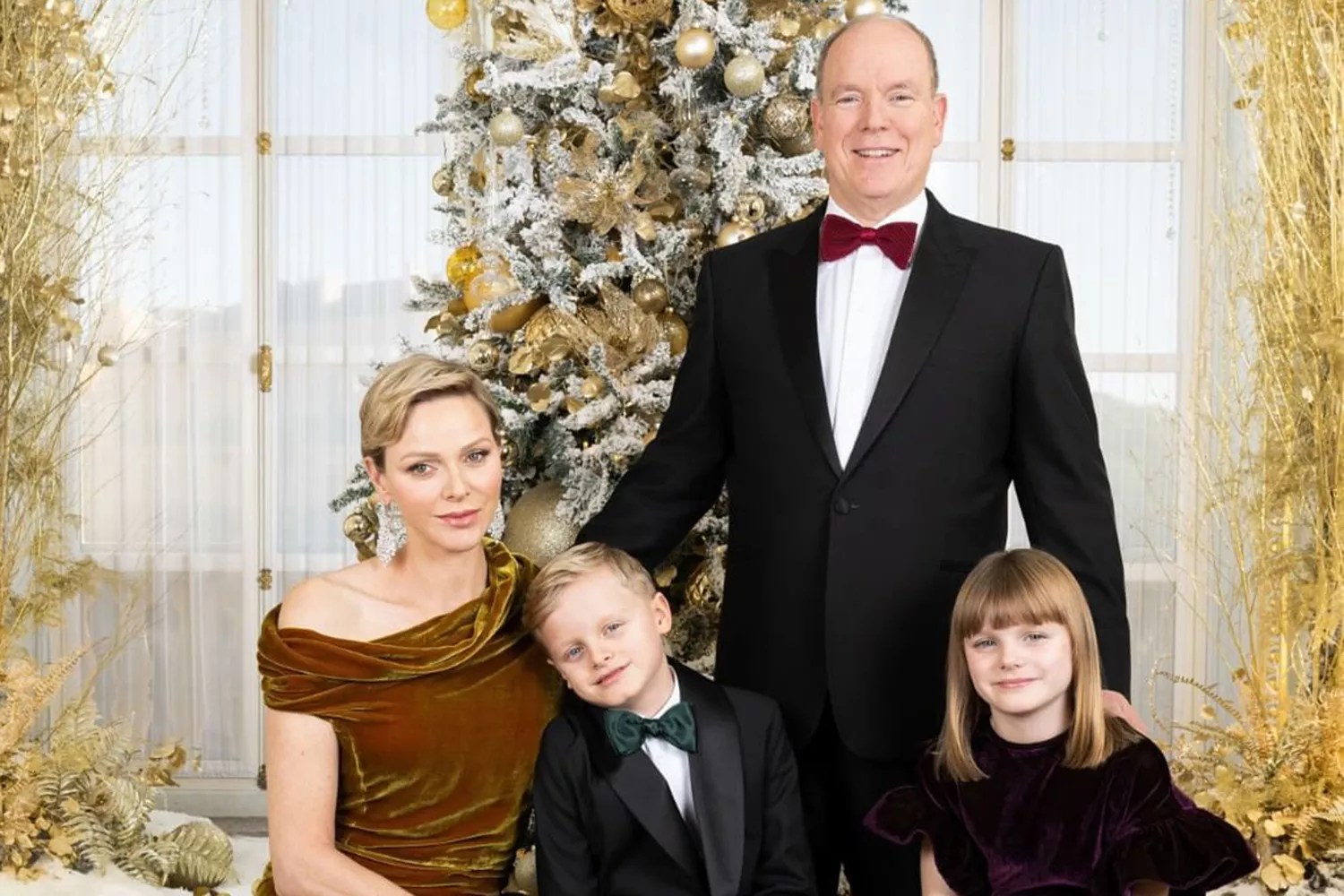 The Prince Palace invites you to discover the Christmas photo of the princely family.