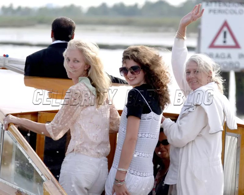 Vanessaredgrave_v_b_gr_03_cbb