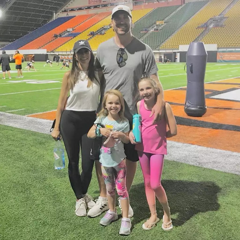 Former NFL Star Jared Allen Says Teaching His 2 Daughters &lsquo;Self-Confidence&rsquo; Is His &lsquo;Number 1&rsquo; Goal. https://www.instagram.com/jaredallen69/.
