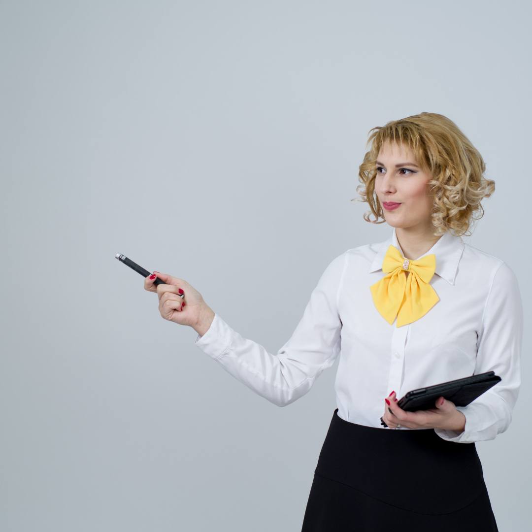 girl with pen PeopleSoft Tutorial