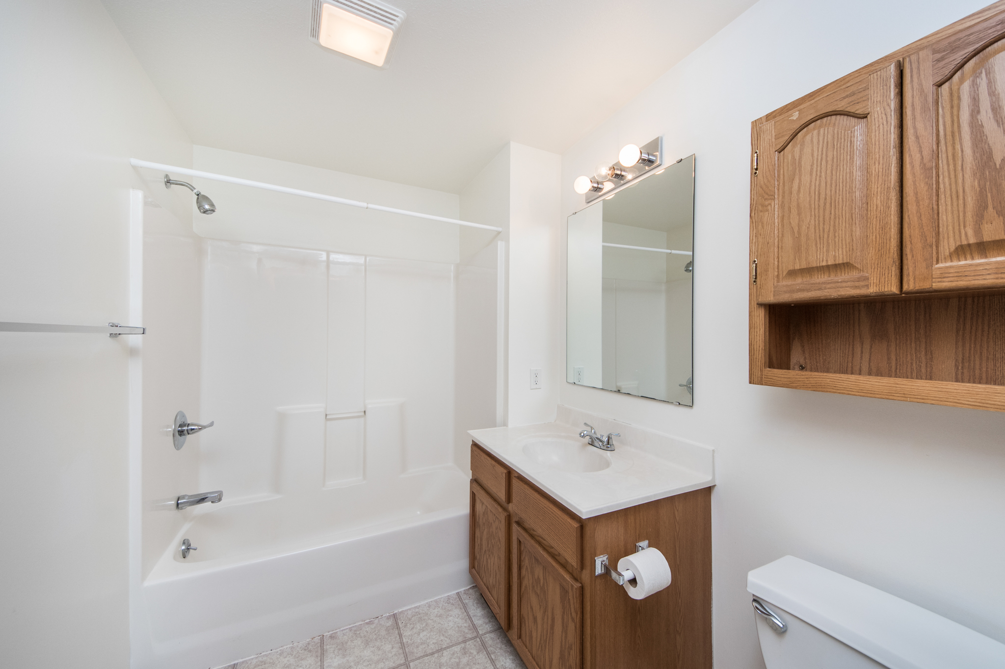 Covington Court Apartments Peoria, IL Professional Leasing Services, Inc.