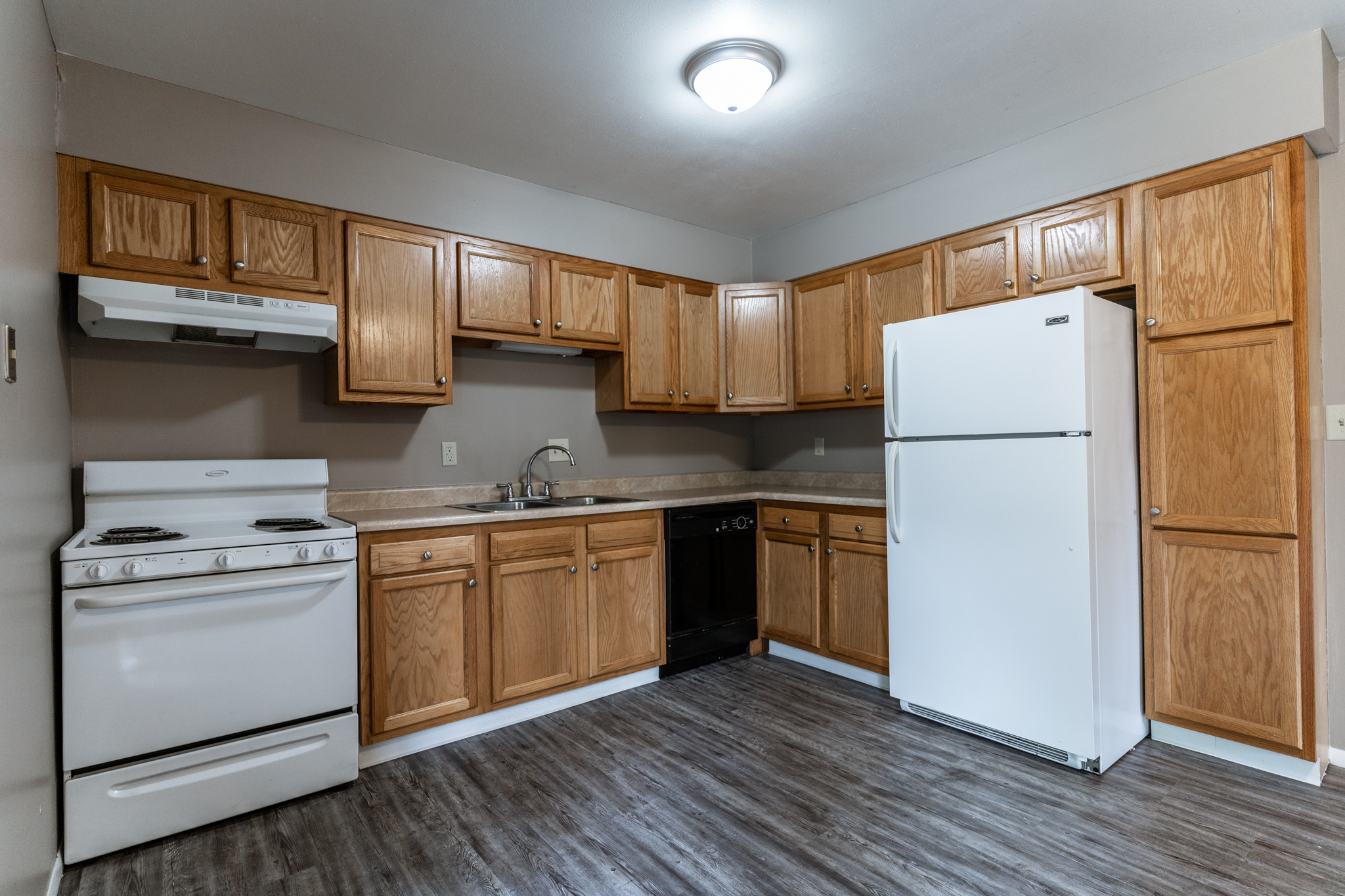 Covington Place Apartments Peoria, IL Professional Leasing Services, Inc.