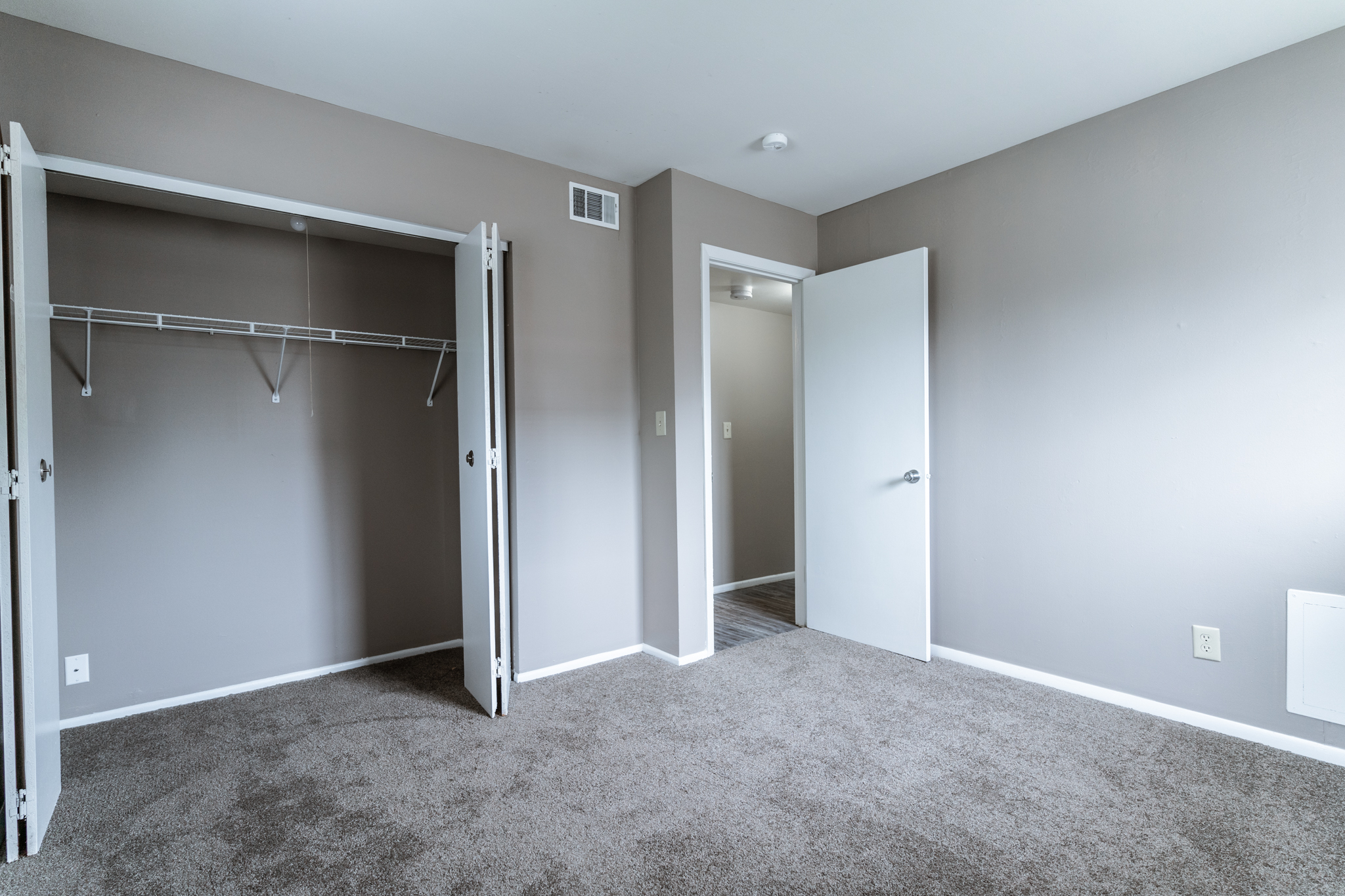 Covington Place Apartments Peoria, IL Professional Leasing Services, Inc.