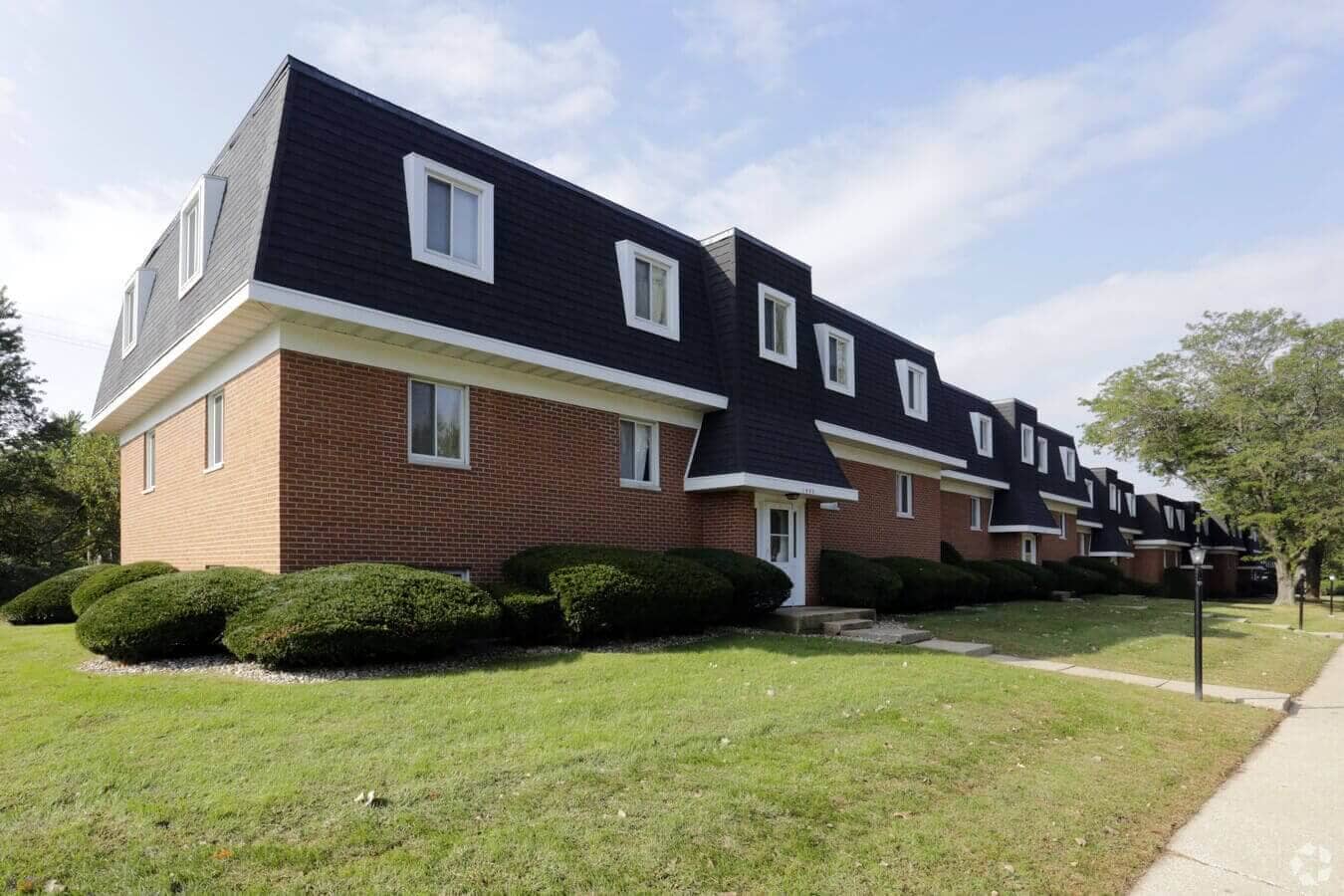 Covington Place Apartments Peoria, IL Professional Leasing Services, Inc.