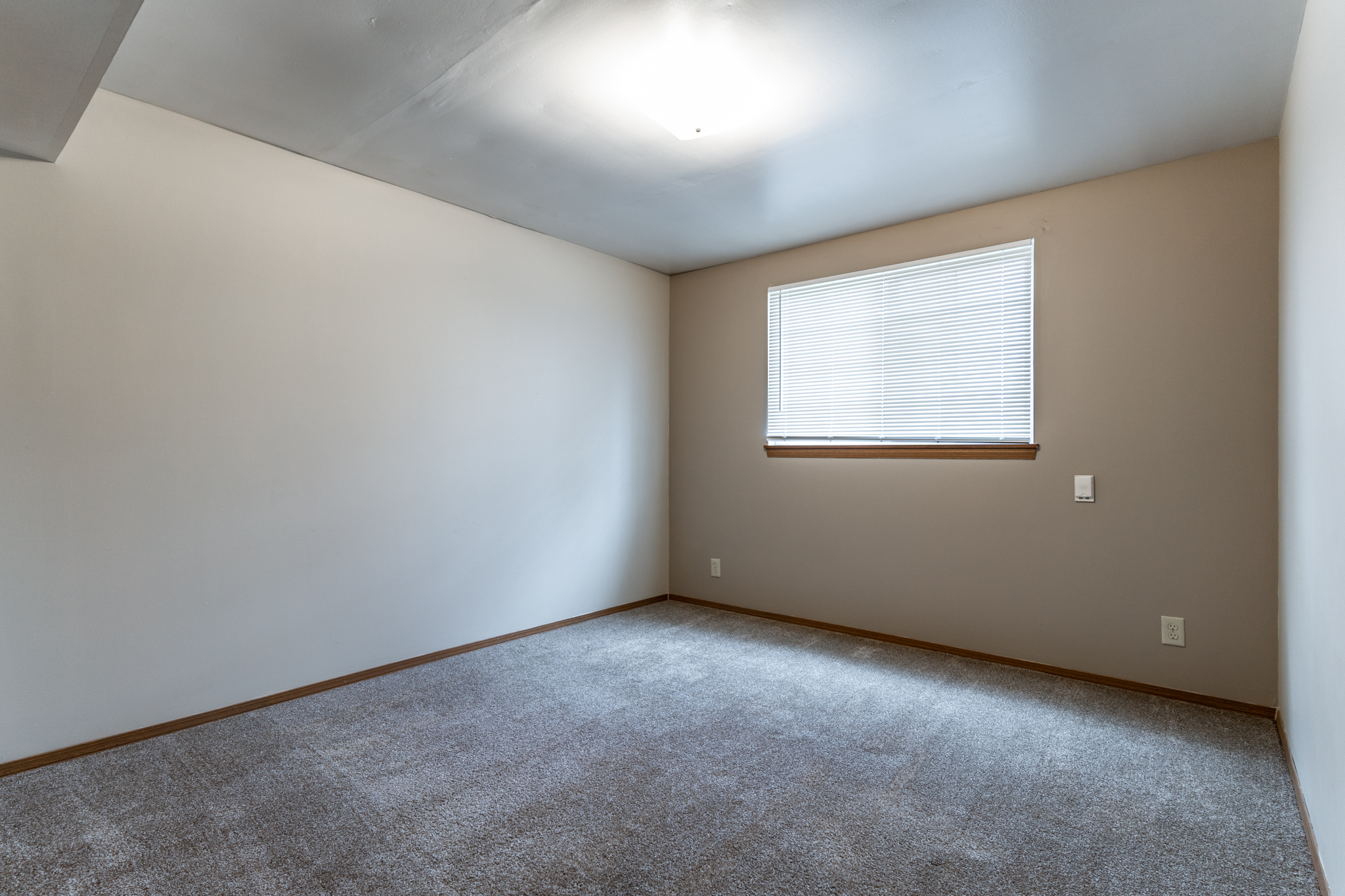 Sagewood Townhomes Professional Leasing Services, Inc.