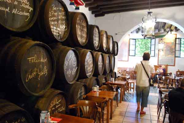 Una visita a la Bodega El Pimpi, un clásico en Málaga Pepekitchen