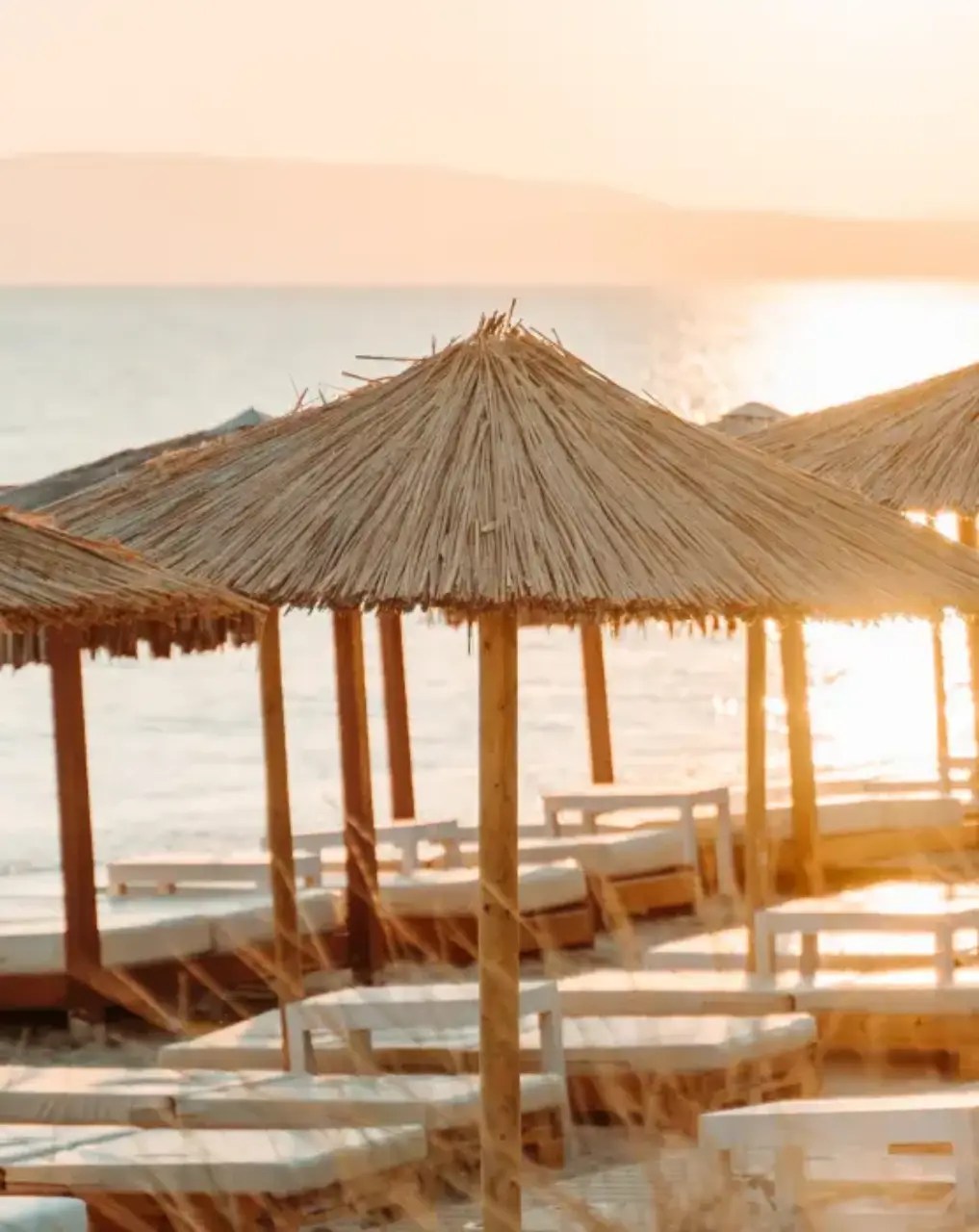 Beach Club & Sunbeds in Plaka Beach Peppermint Naxos