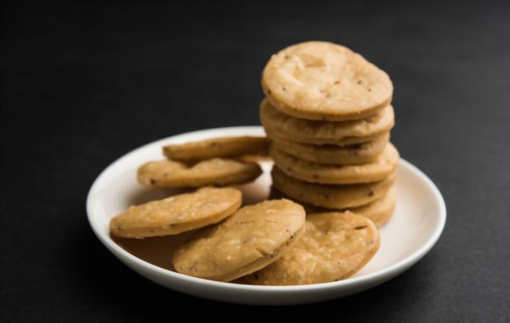 Whole Wheat Mathri Recipe Pepper Treats