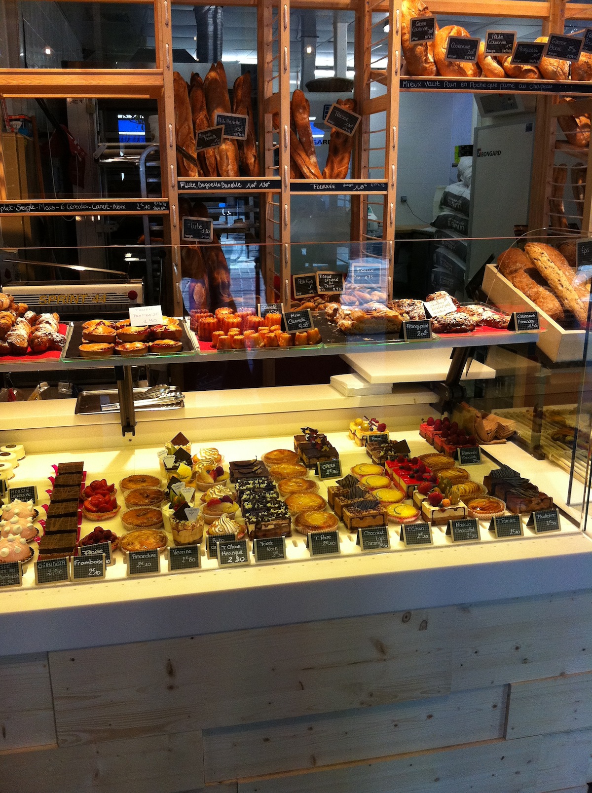 Agencement boulangerie le fournil notre dame by PEP'S Pep's création