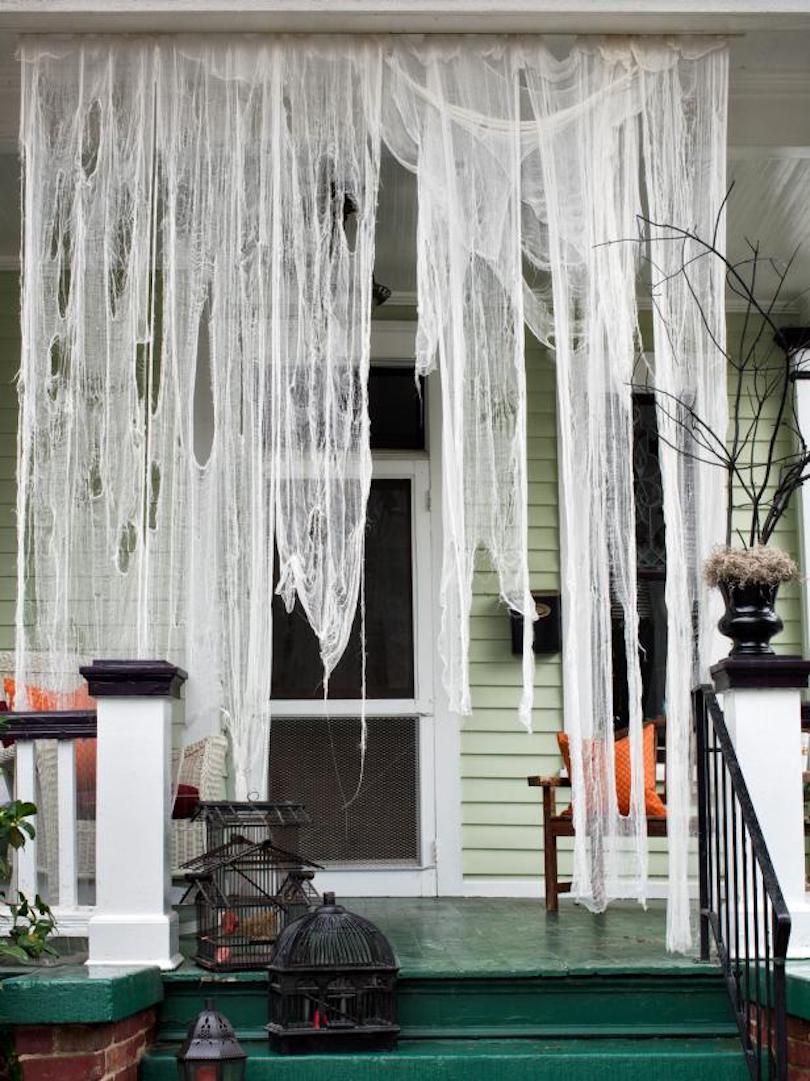 5 Adorably Scary Outdoor Halloween Decoration Ideas 2021