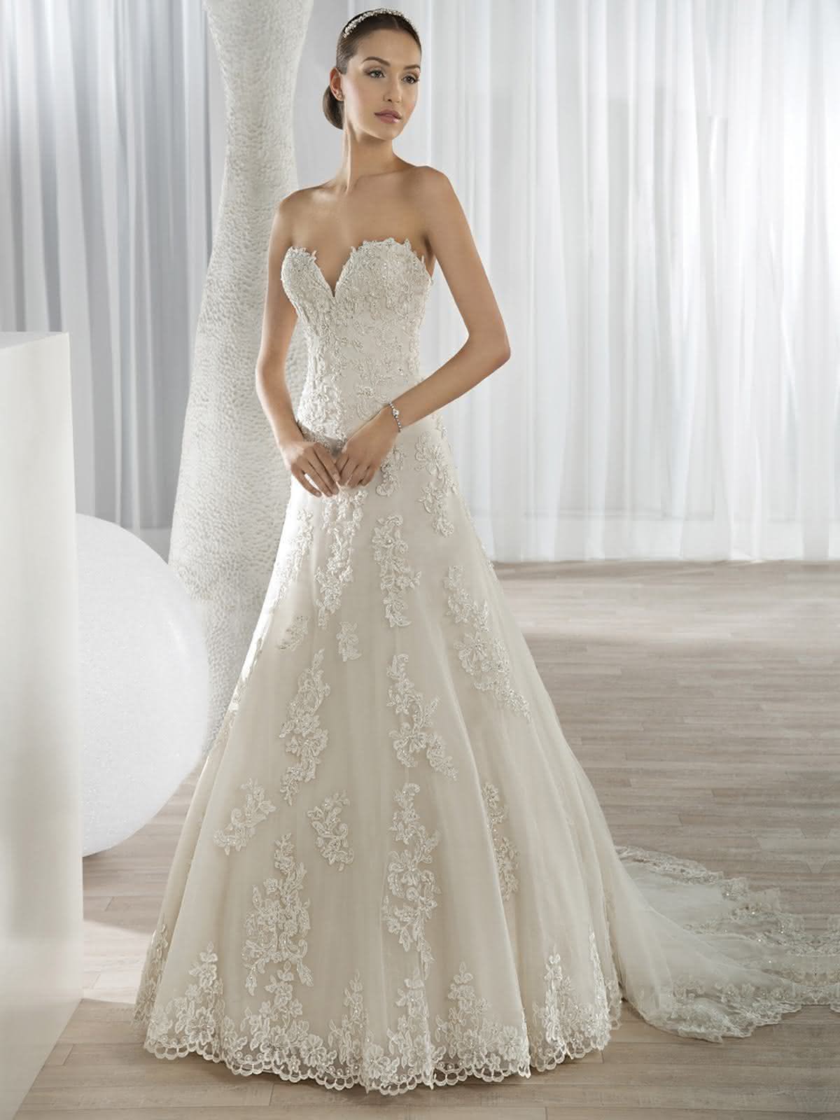 Vestidos de Noiva Tomara que Caia 2017 Modelos de