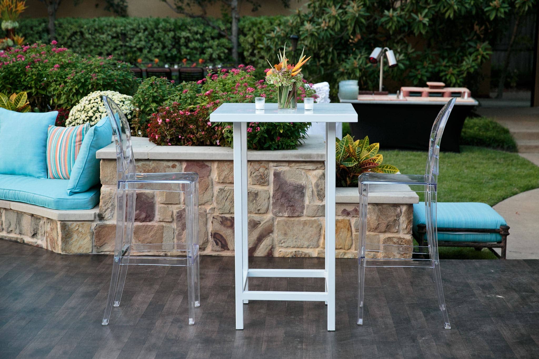 White Cocktail Table Perch Decor