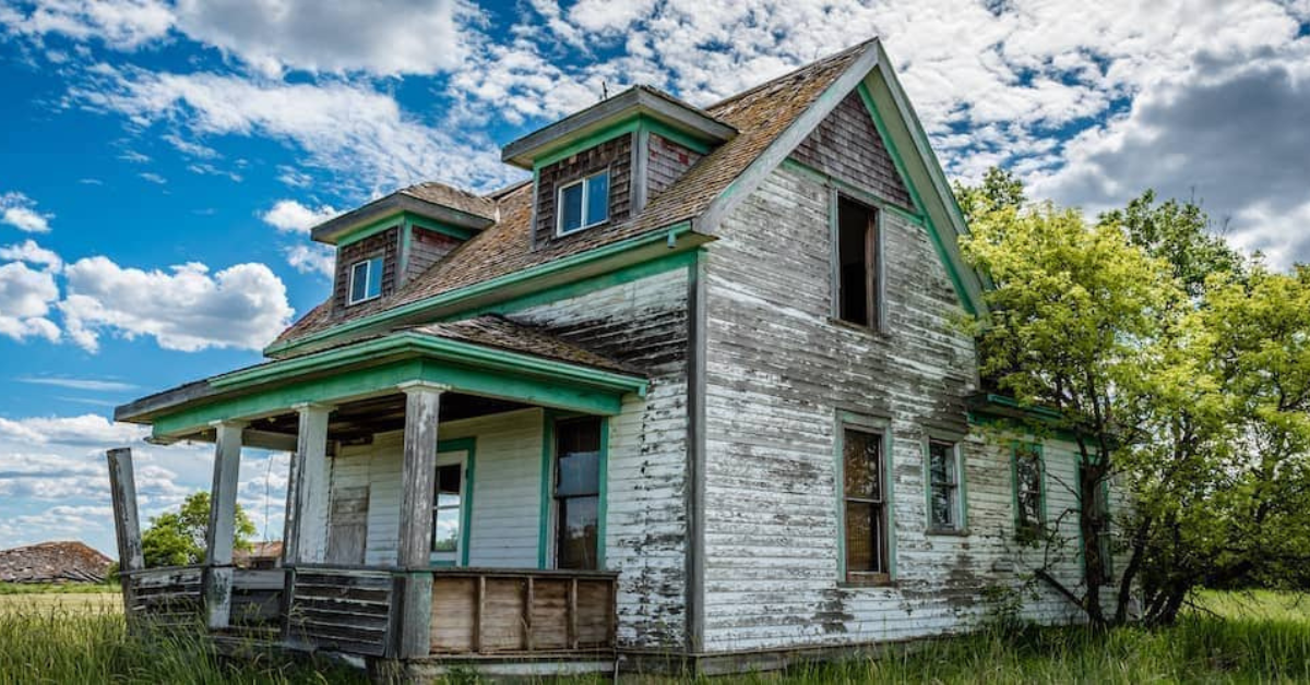 Navigating the Sale of a House in Poor Condition What You Should Know