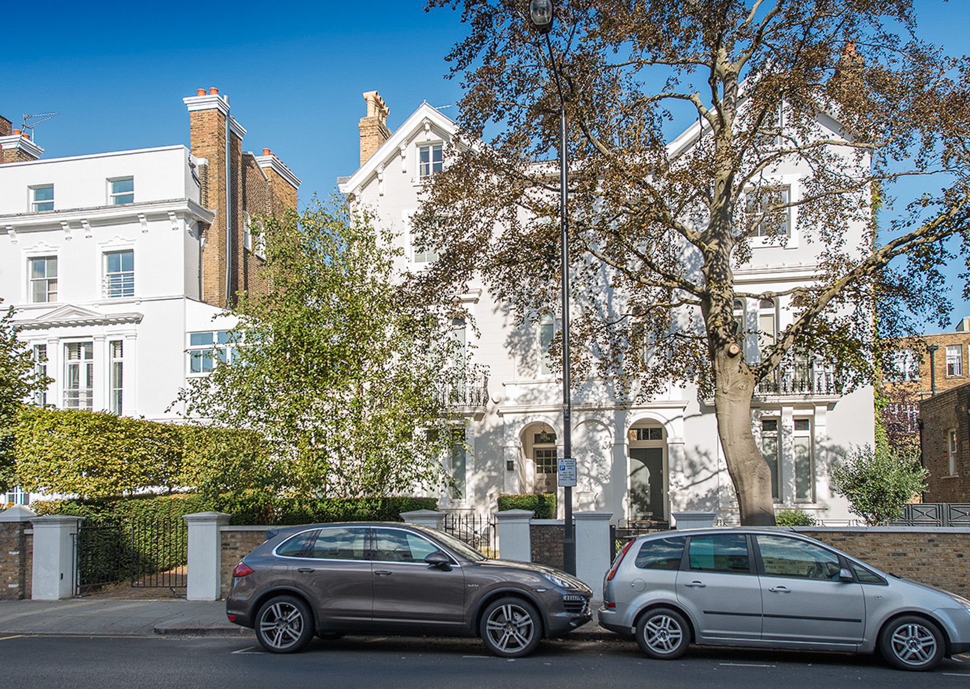 KENSINGTON PARK ROAD W11 Pereds