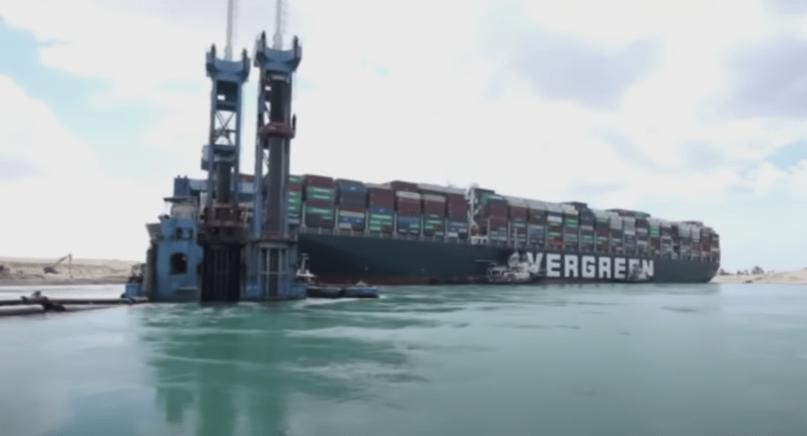 CANAL DE SUEZ EVERGIVEN LA SOLUCION SE ACERCA Per Facil