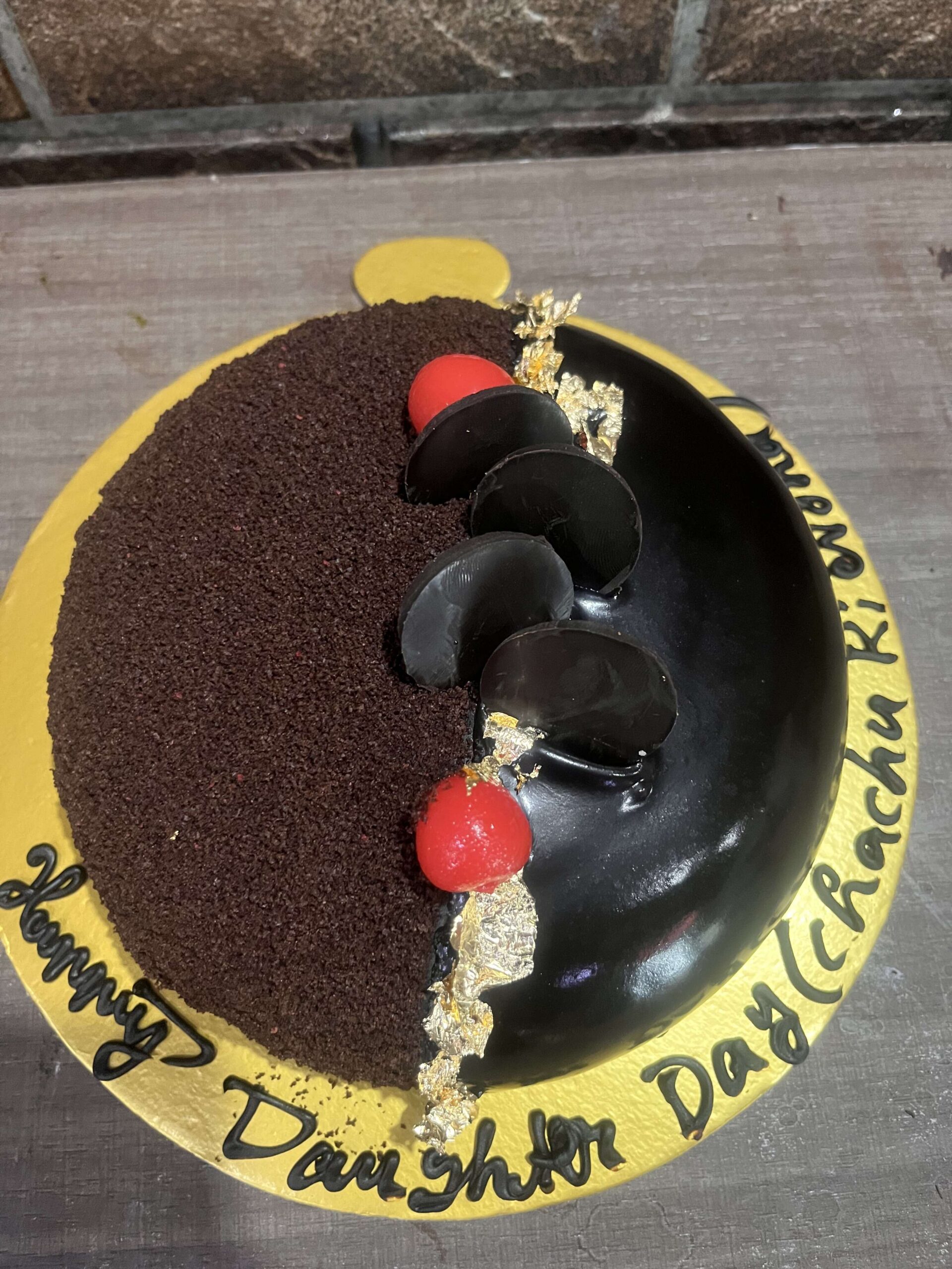 Superb Chocolate Truffle Cake Online flowers delivery to moradabad