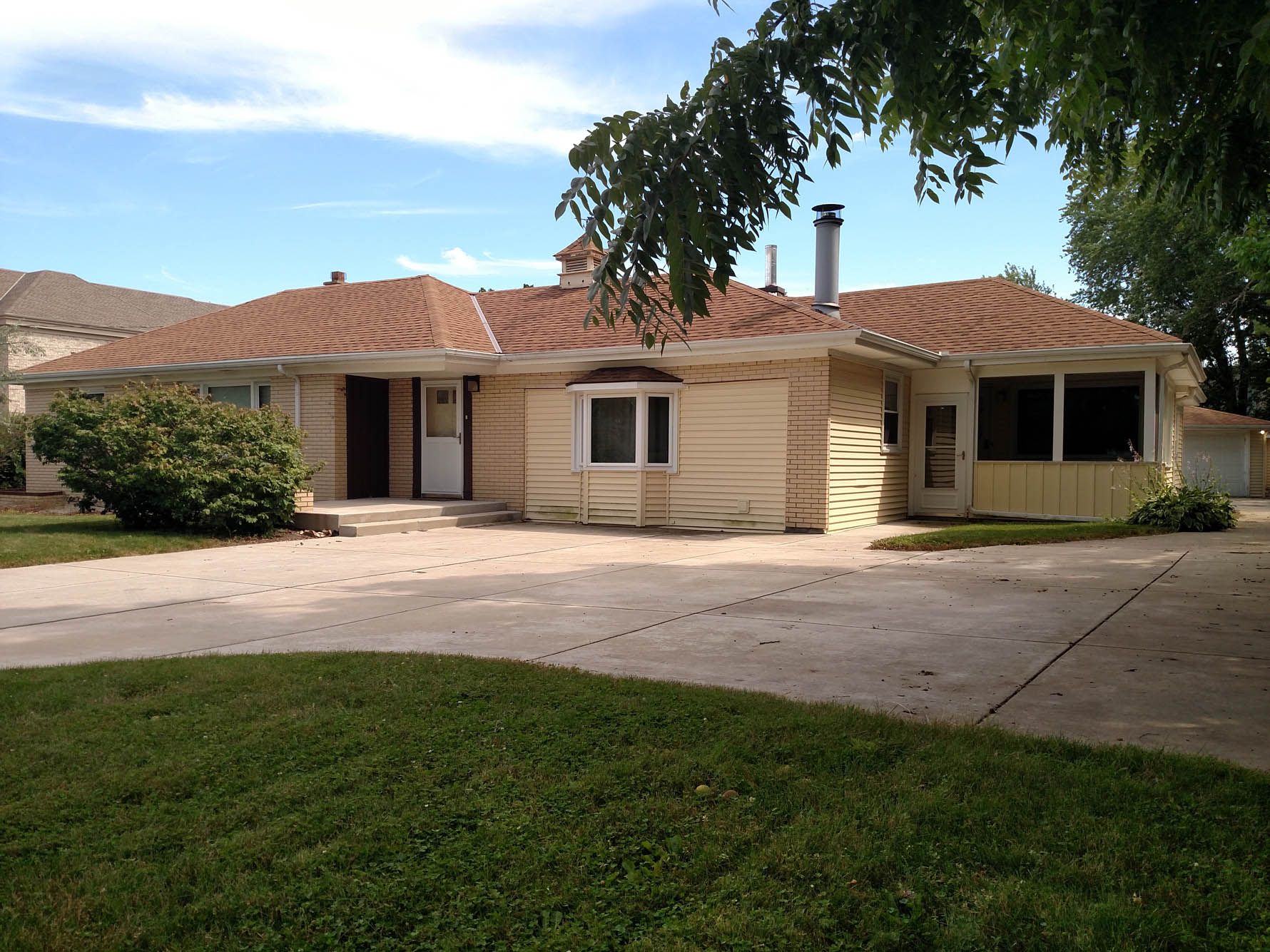 3107 W Layton Ave, Greenfield two family office Perfection Plus Realty