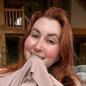 Isla Moon: The Rising Star Captivating Social Media - Perfectley