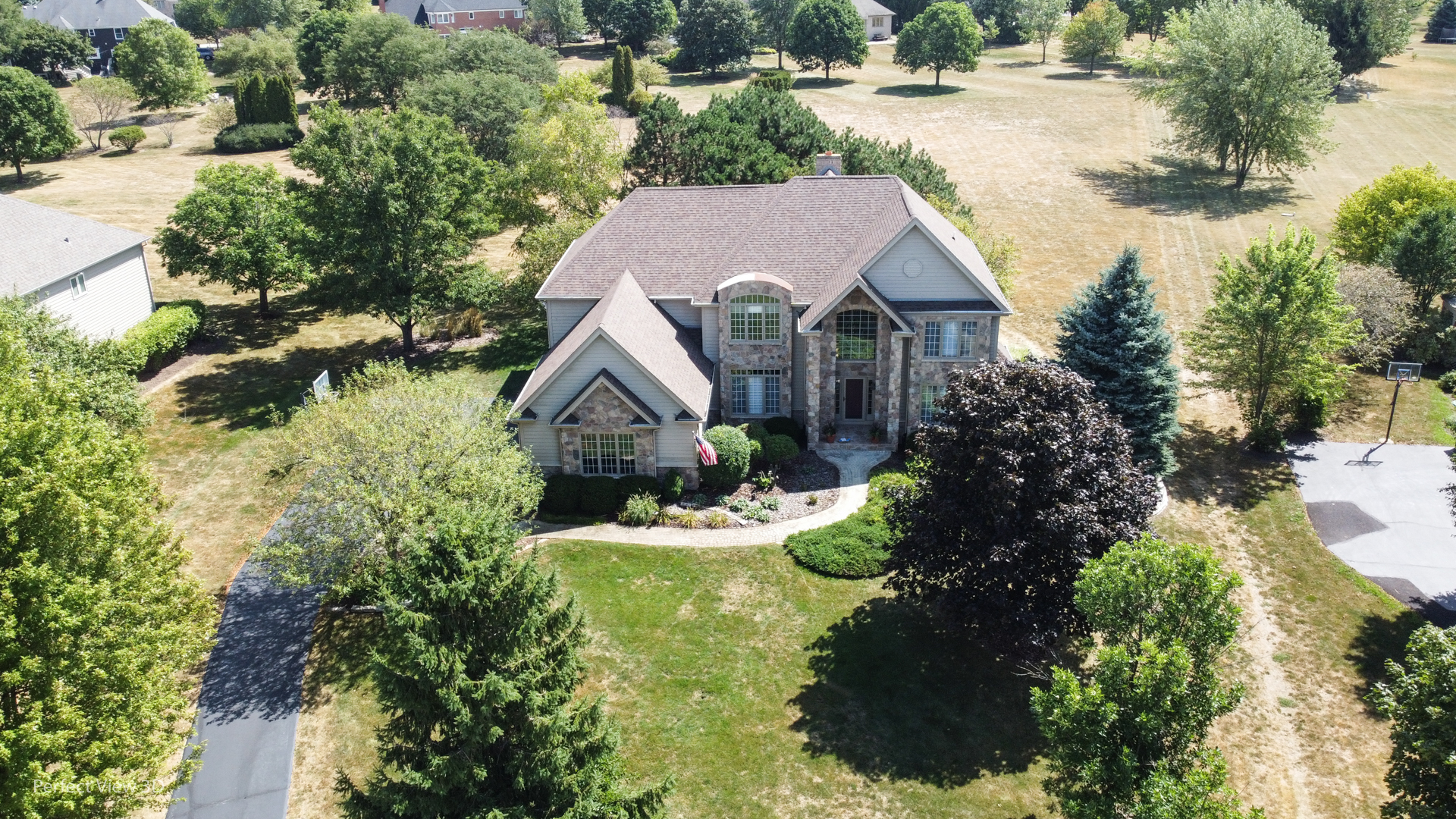 36W805 Red Gate Ct, St. Charles