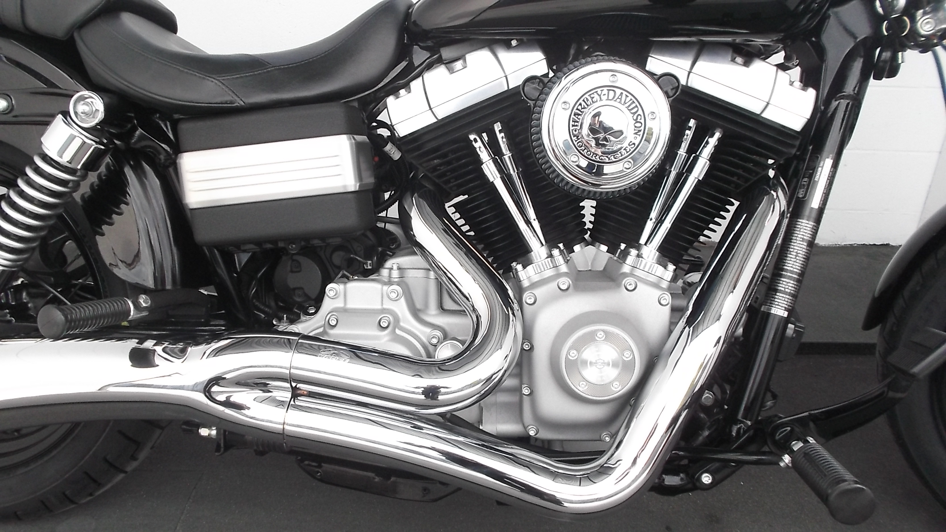 SZ - 2009 Harley Davidson Dyna Street Bob FXDB - 1HD1GX4199K329100